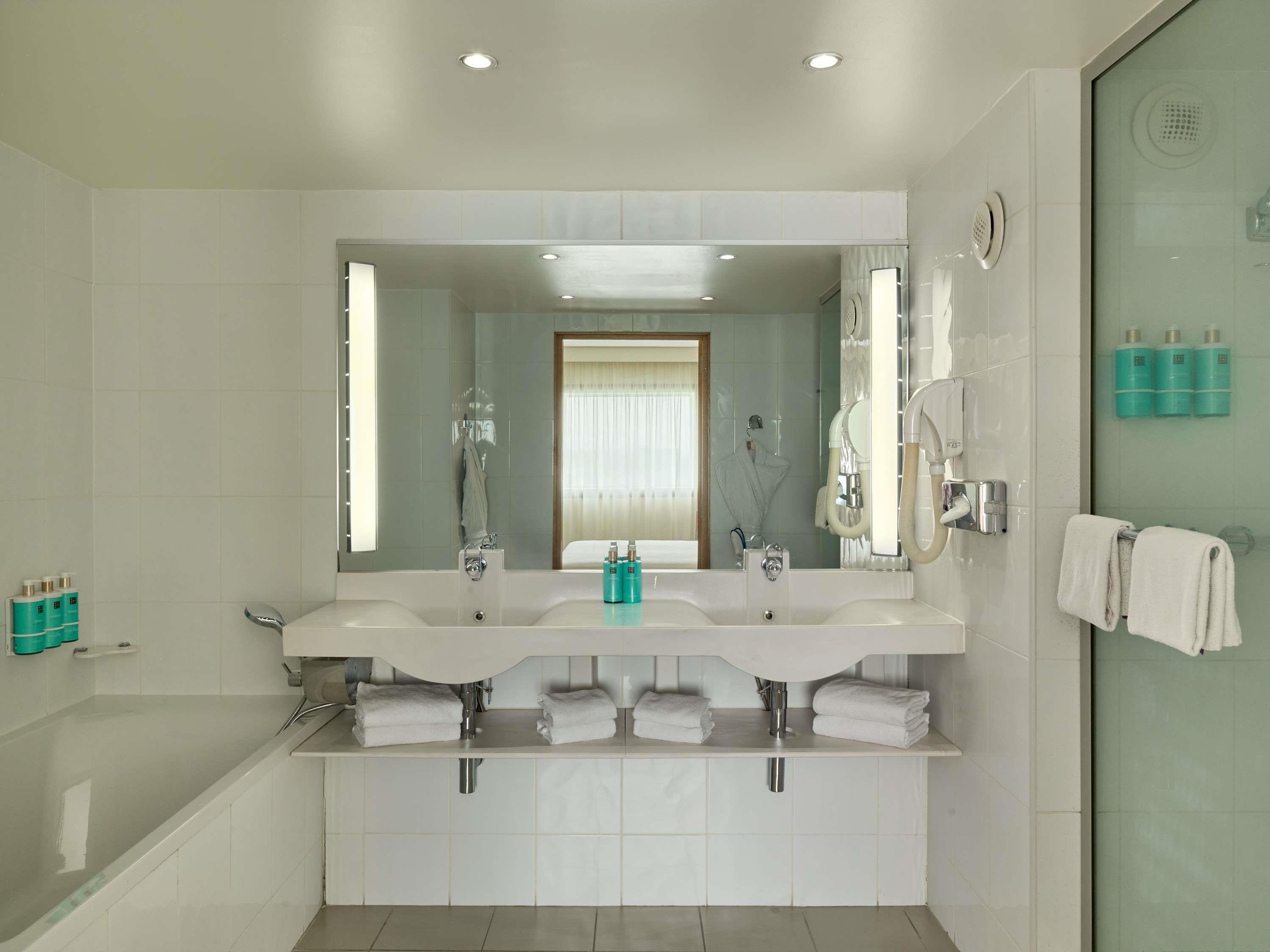 Junior Suite King Size Bed