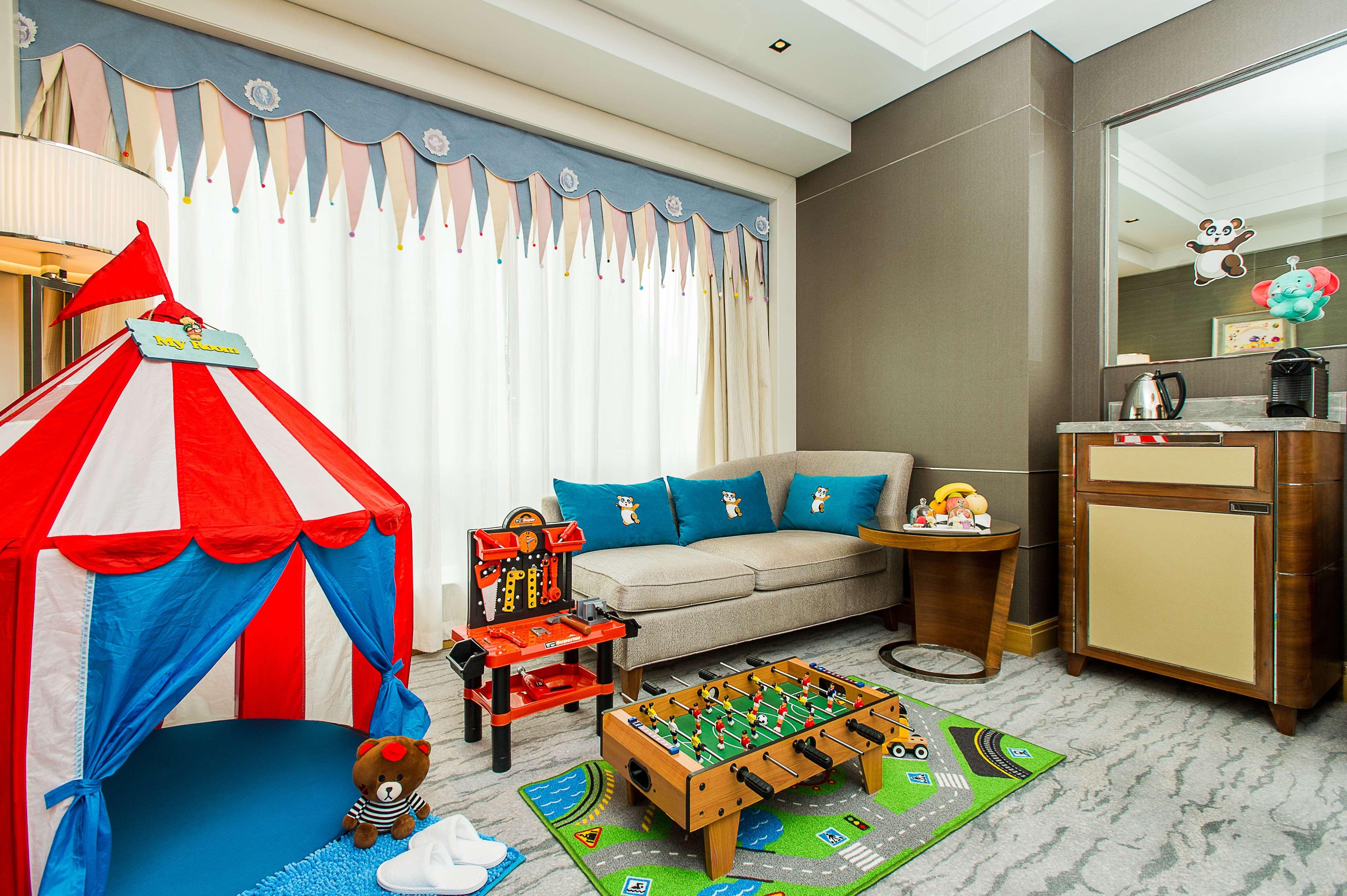 Double Deluxe King Bed