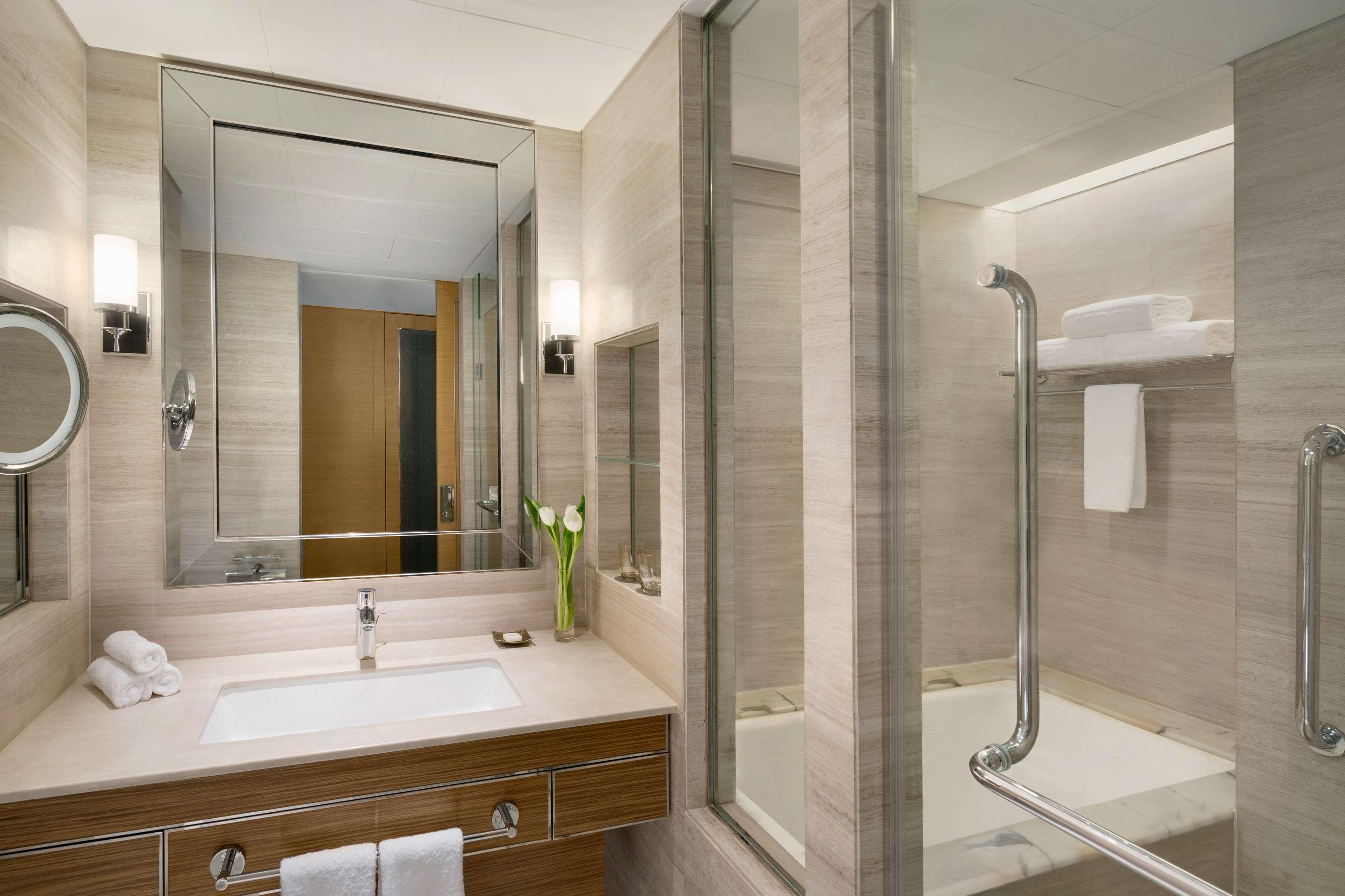 Double Deluxe King Bed