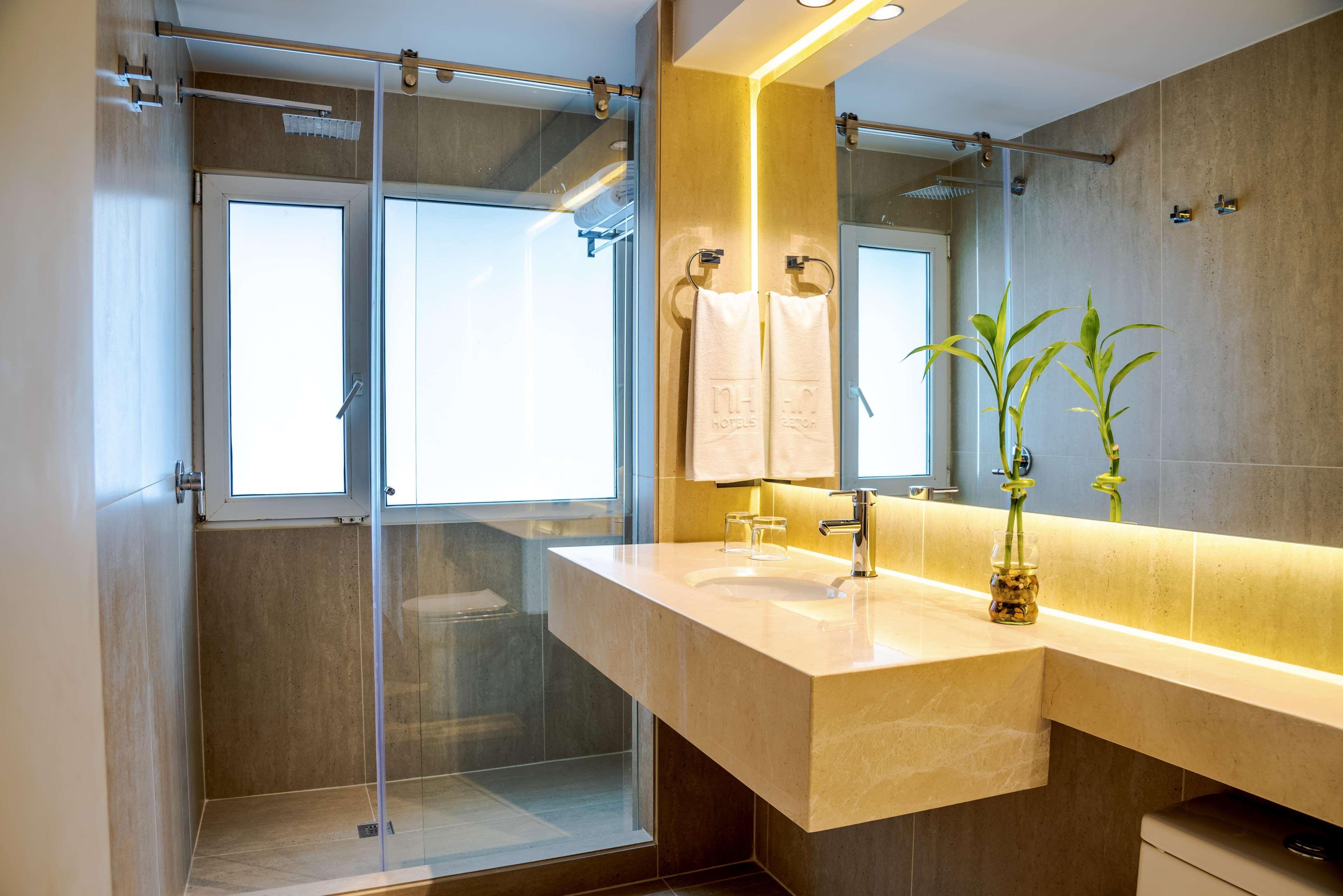 Family Room Capacity 1