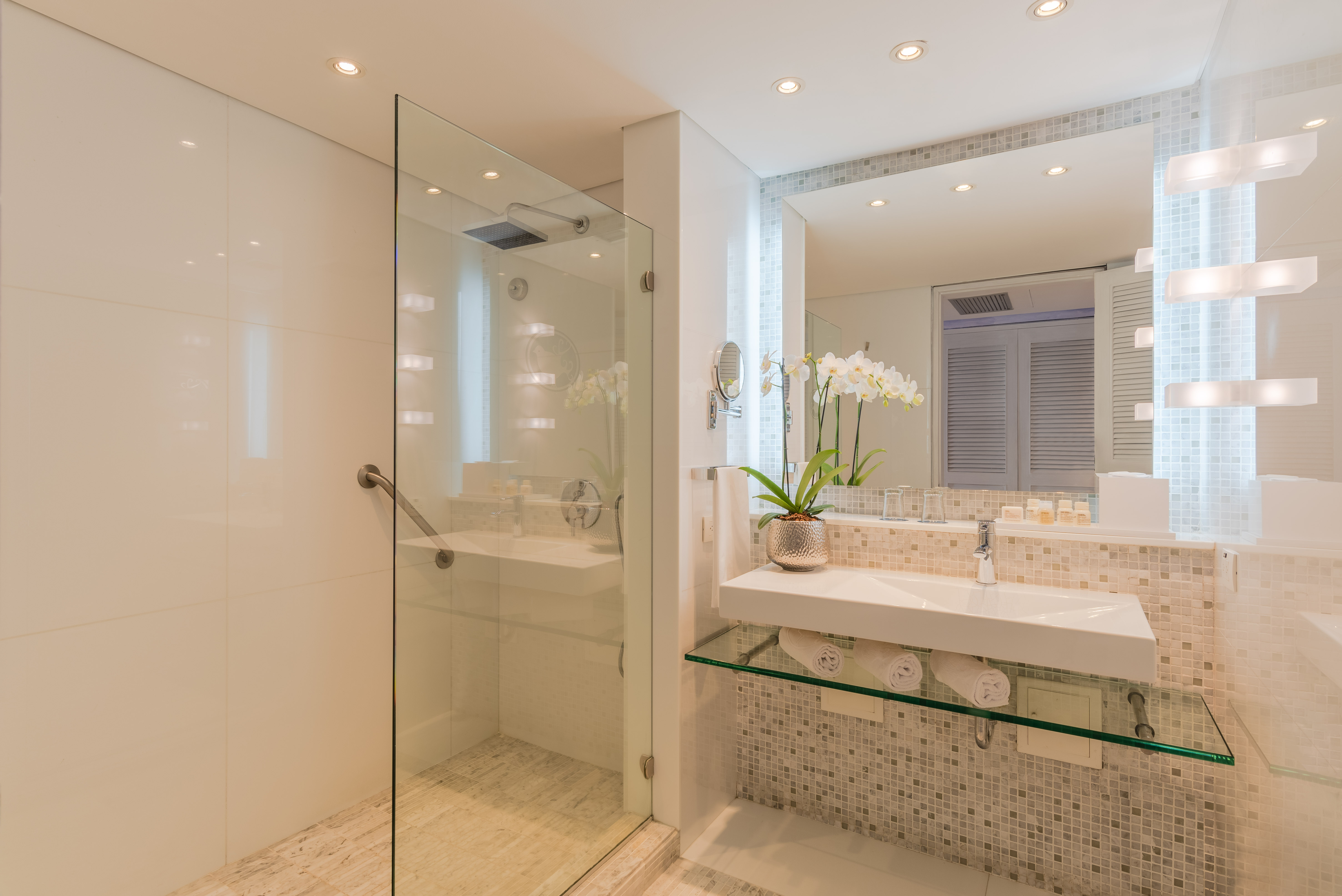 Double Ocean View Queen Bed