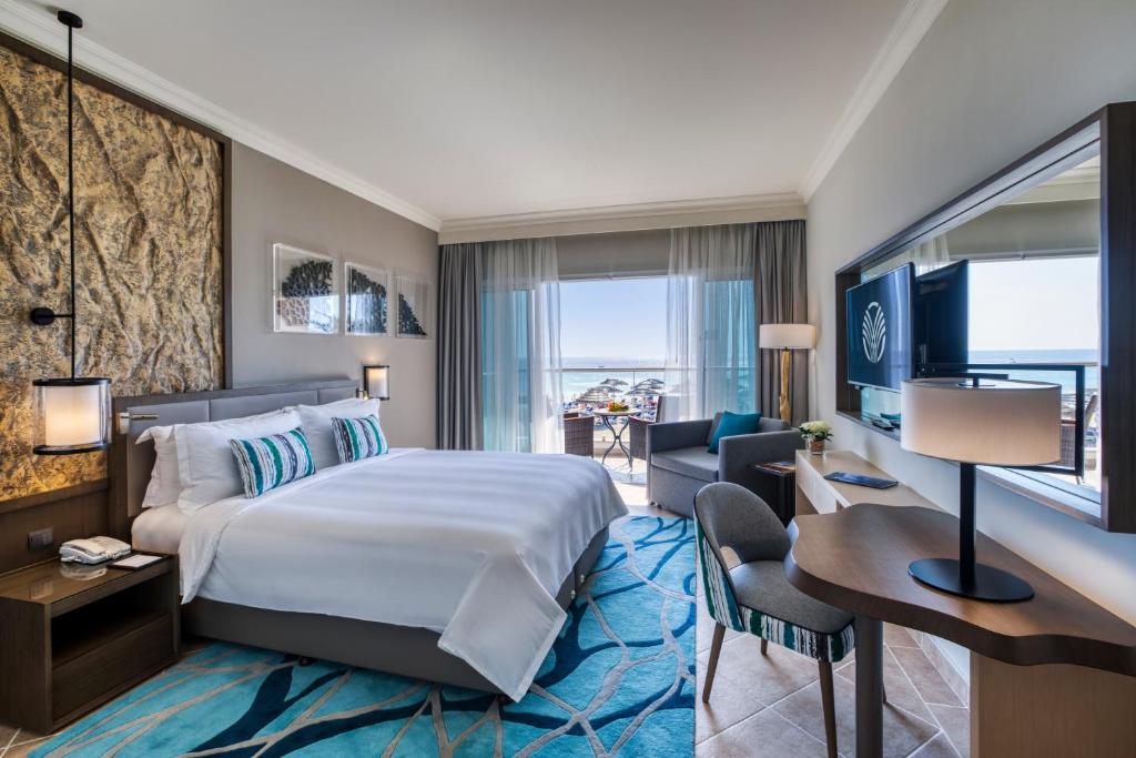 Double Guest Room King Bed