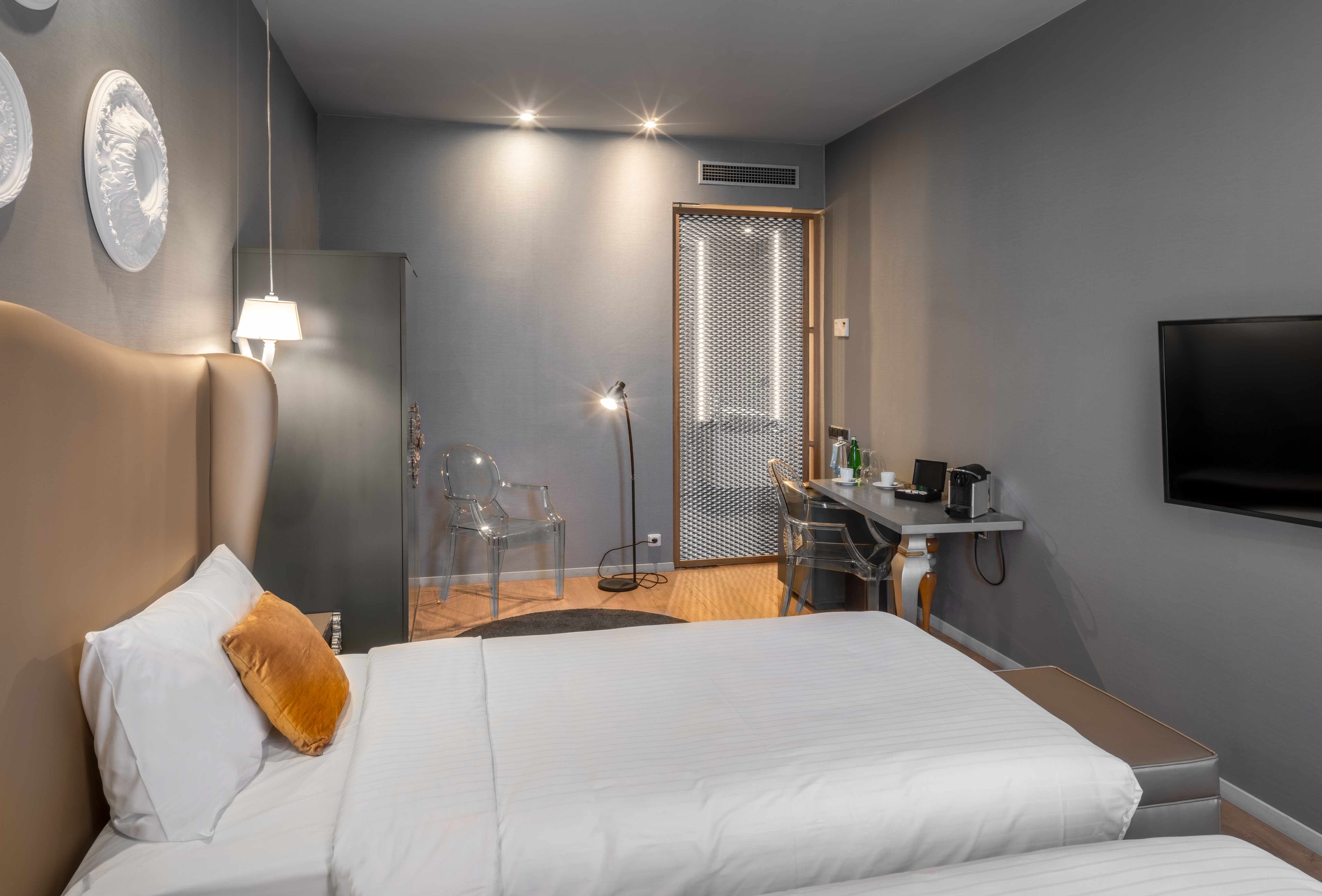 Twin Deluxe Two Beds