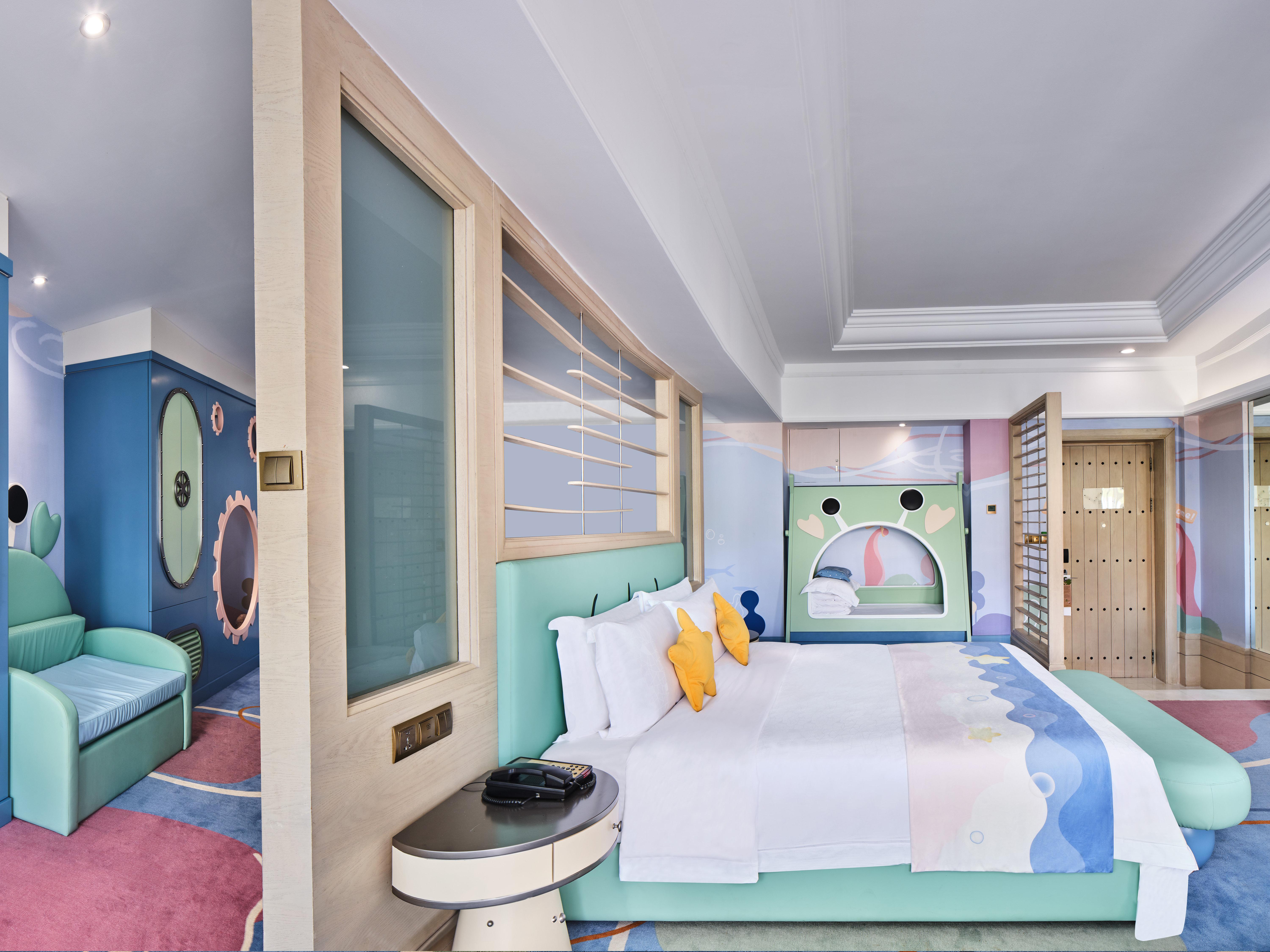 Family Room King Size Bed