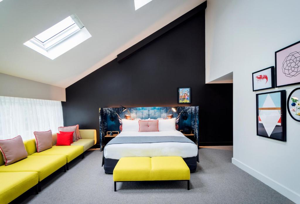 Room Deluxe King Bed