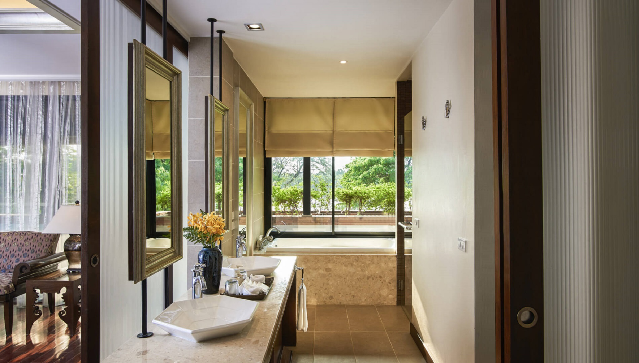 Suite King Bed with Jacuzzi