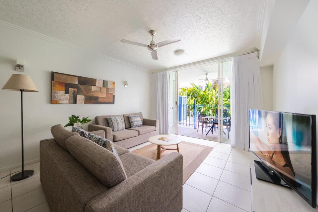 Apartment Pool View One Bedroom