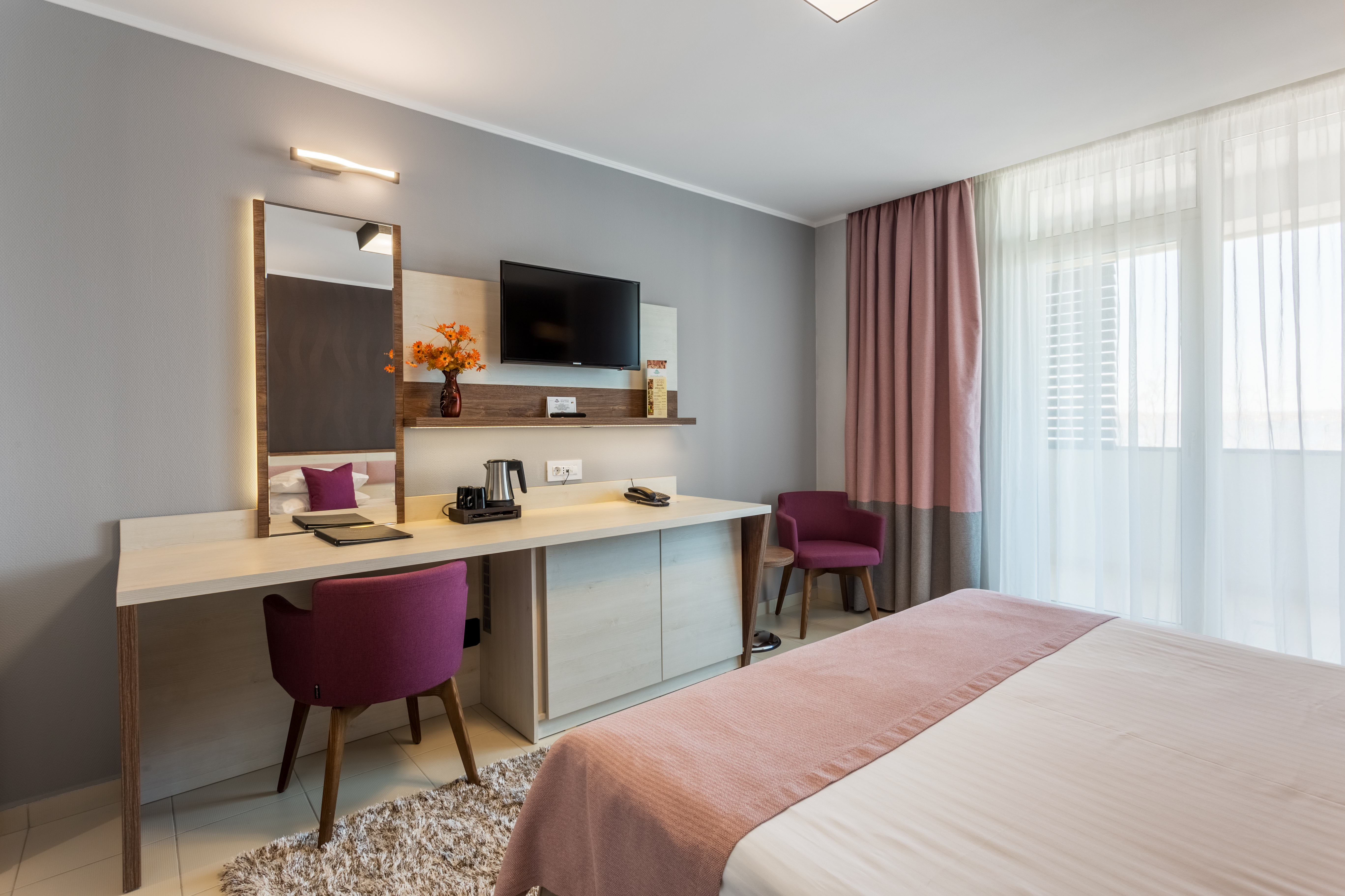 Double Single Lake View