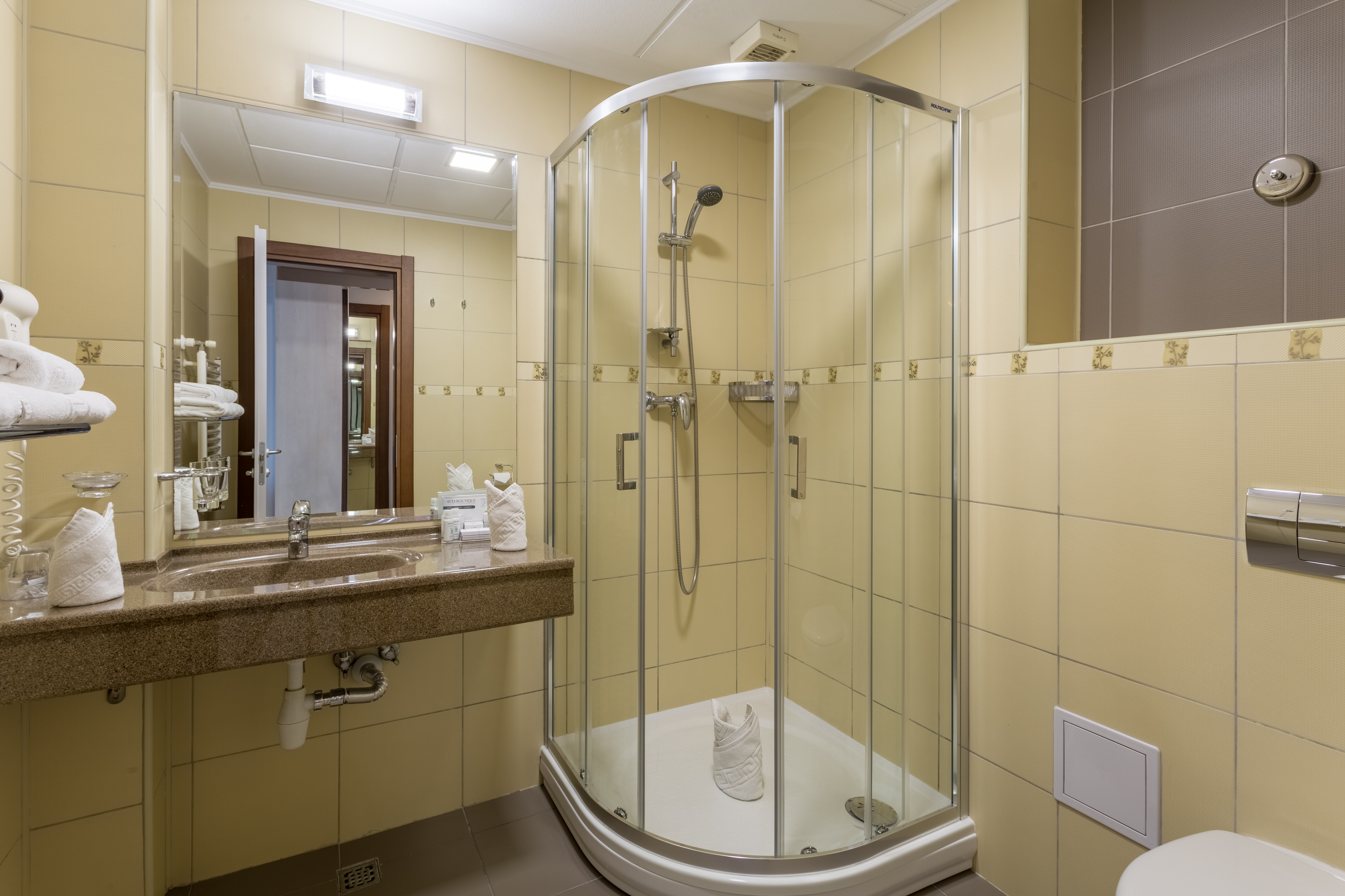 Double Single Lake View