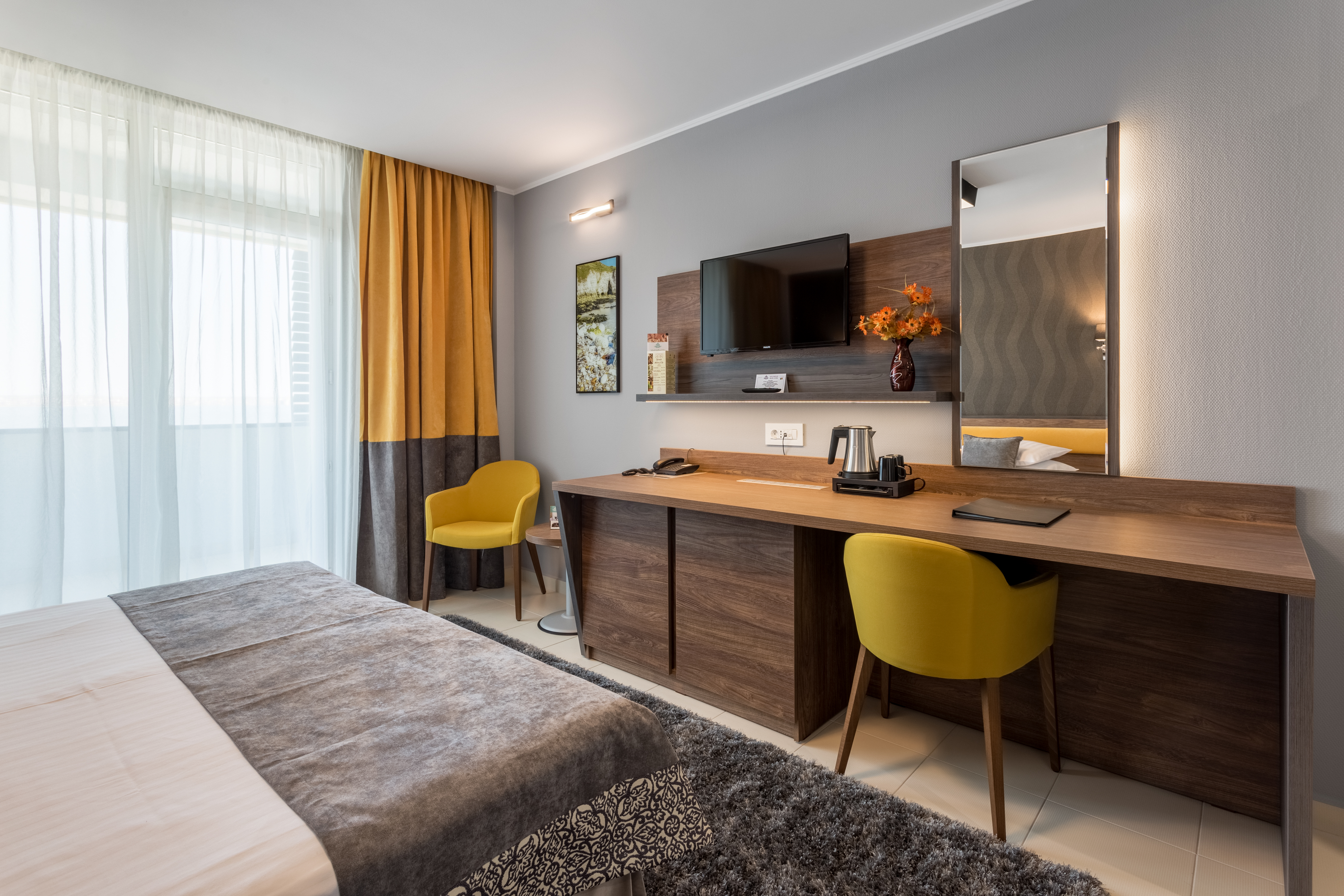 Double Single Lake View