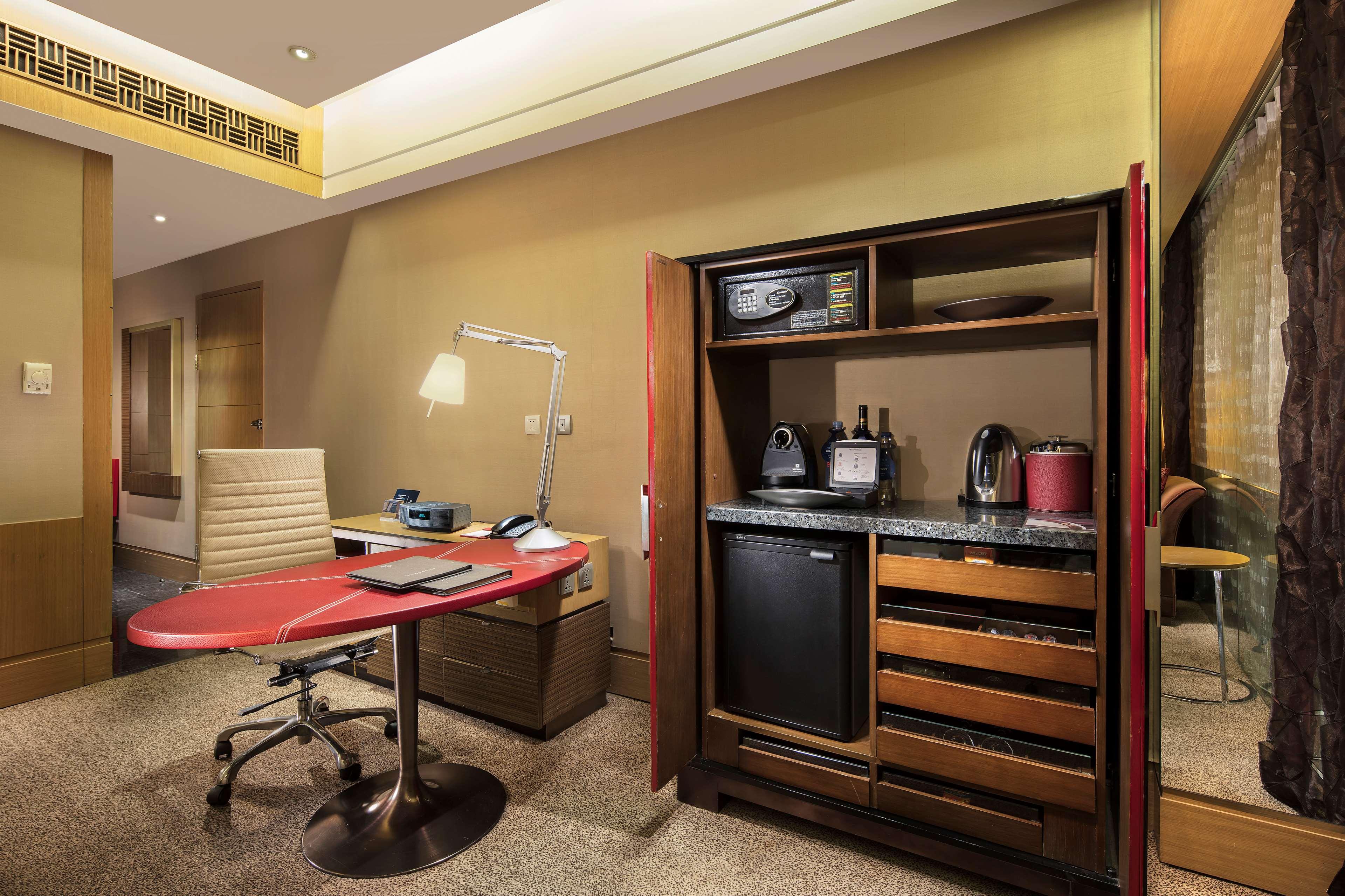 Double Executive King Bed