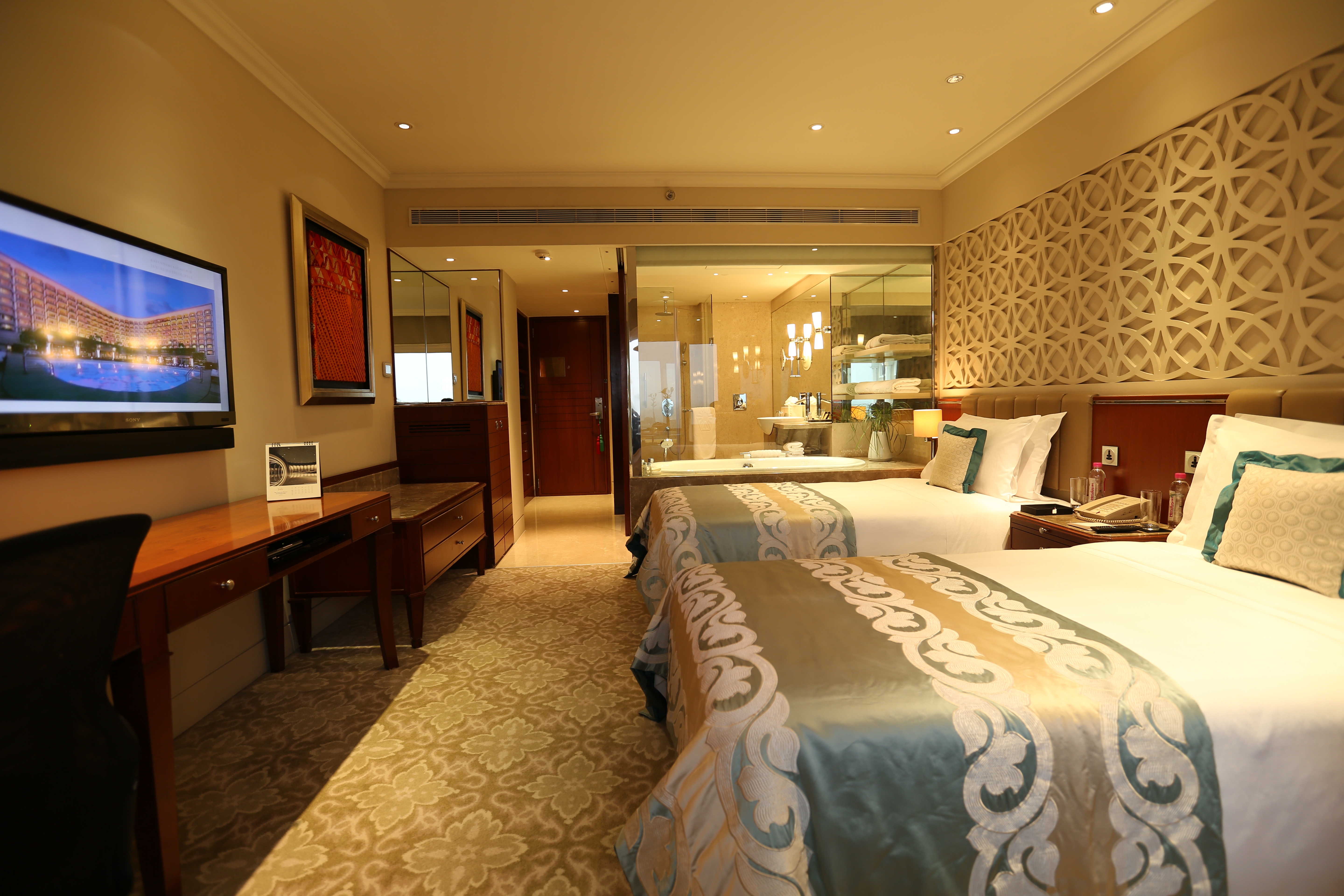 Twin Deluxe City View