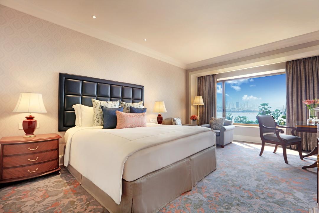 Double Deluxe King Bed