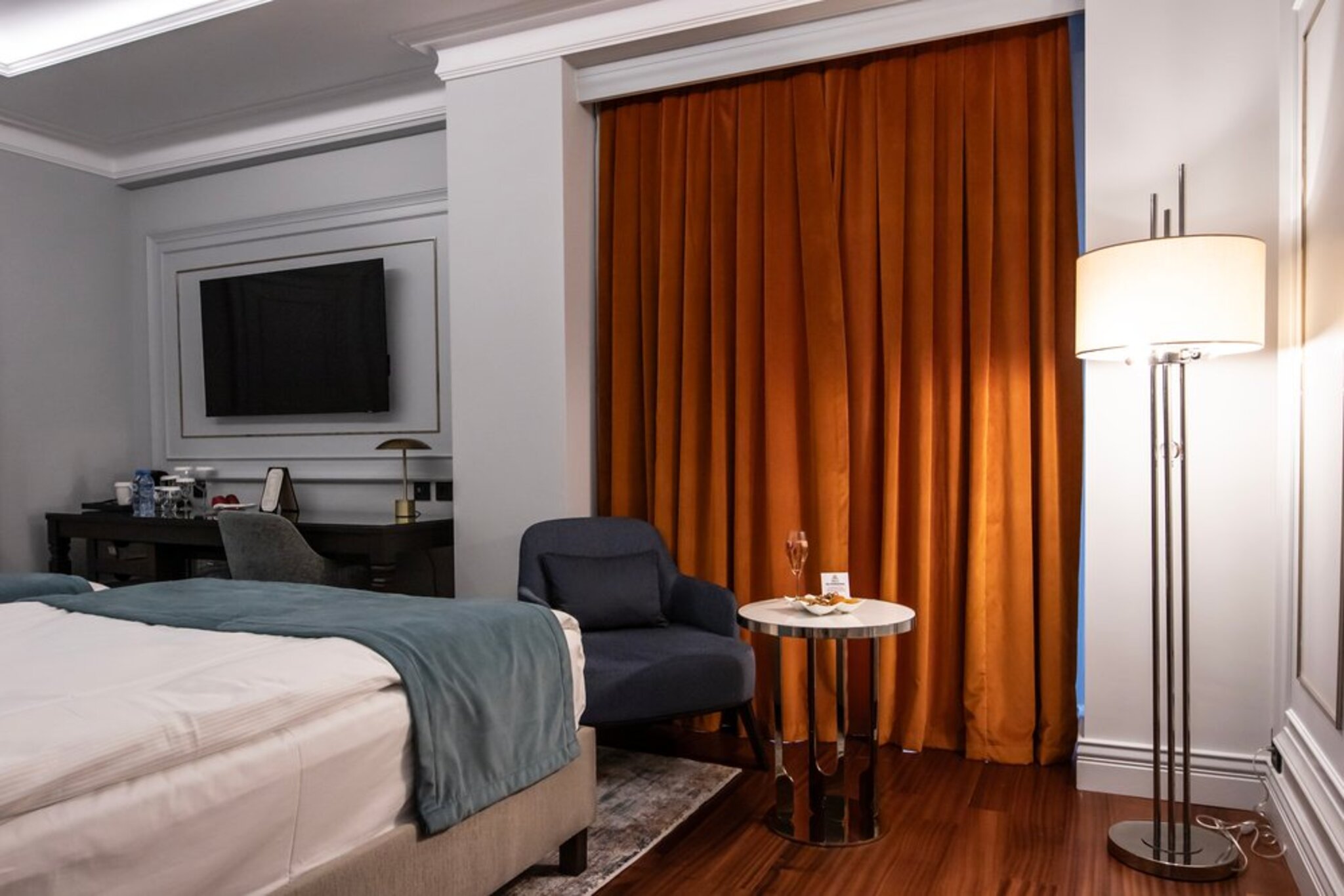 Triple Deluxe King Bed