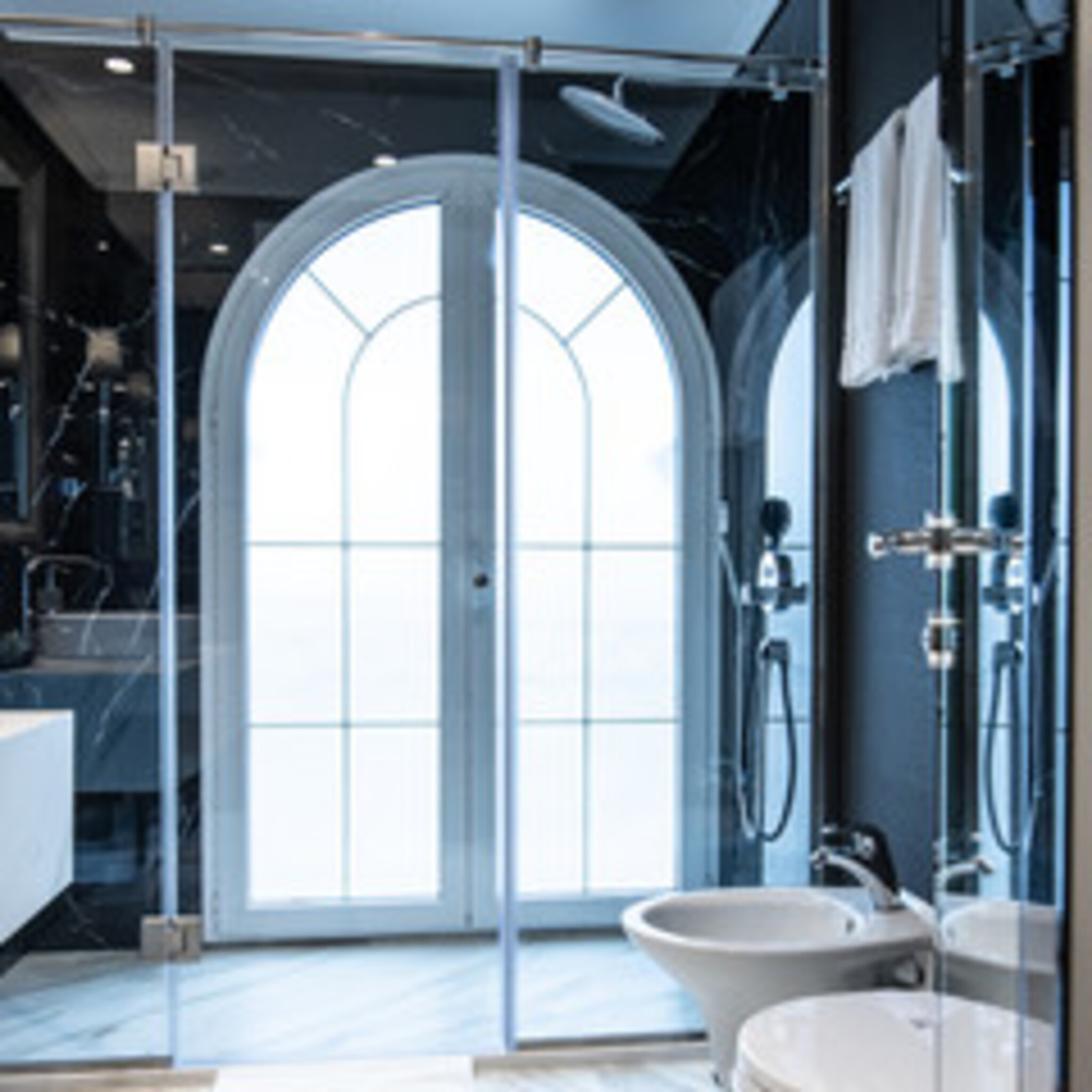 Triple Deluxe King Bed