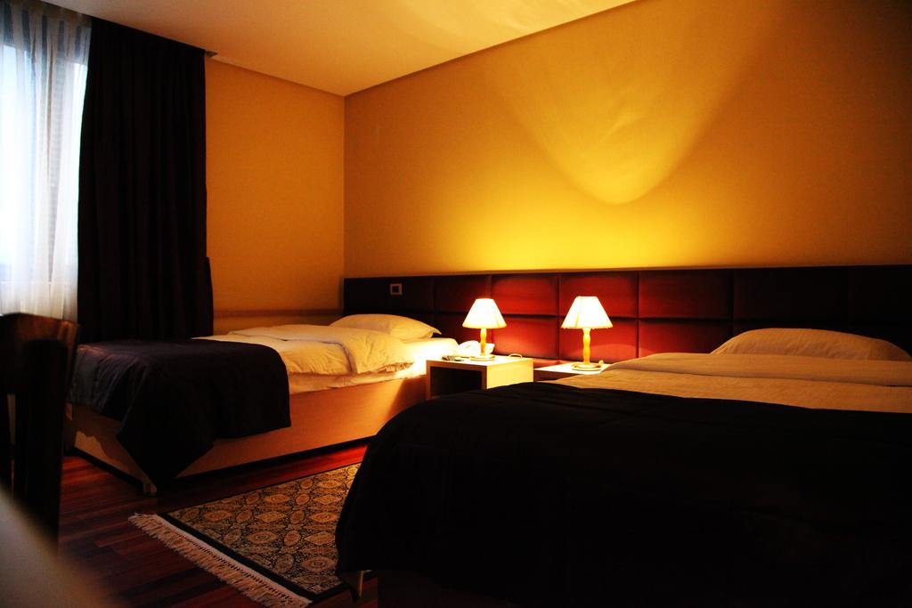 Double or Twin Standard