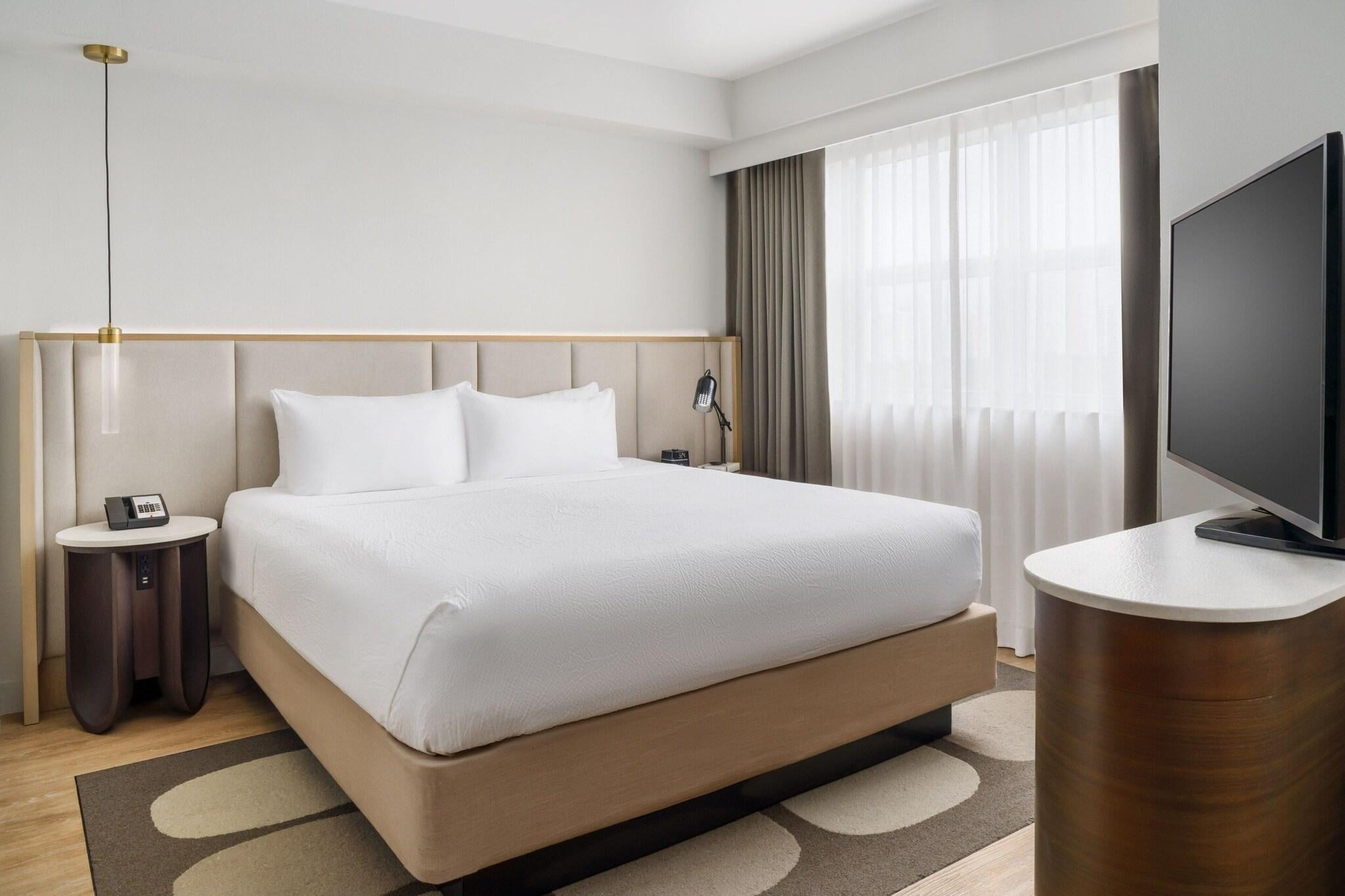 Studio Queen Size Bed