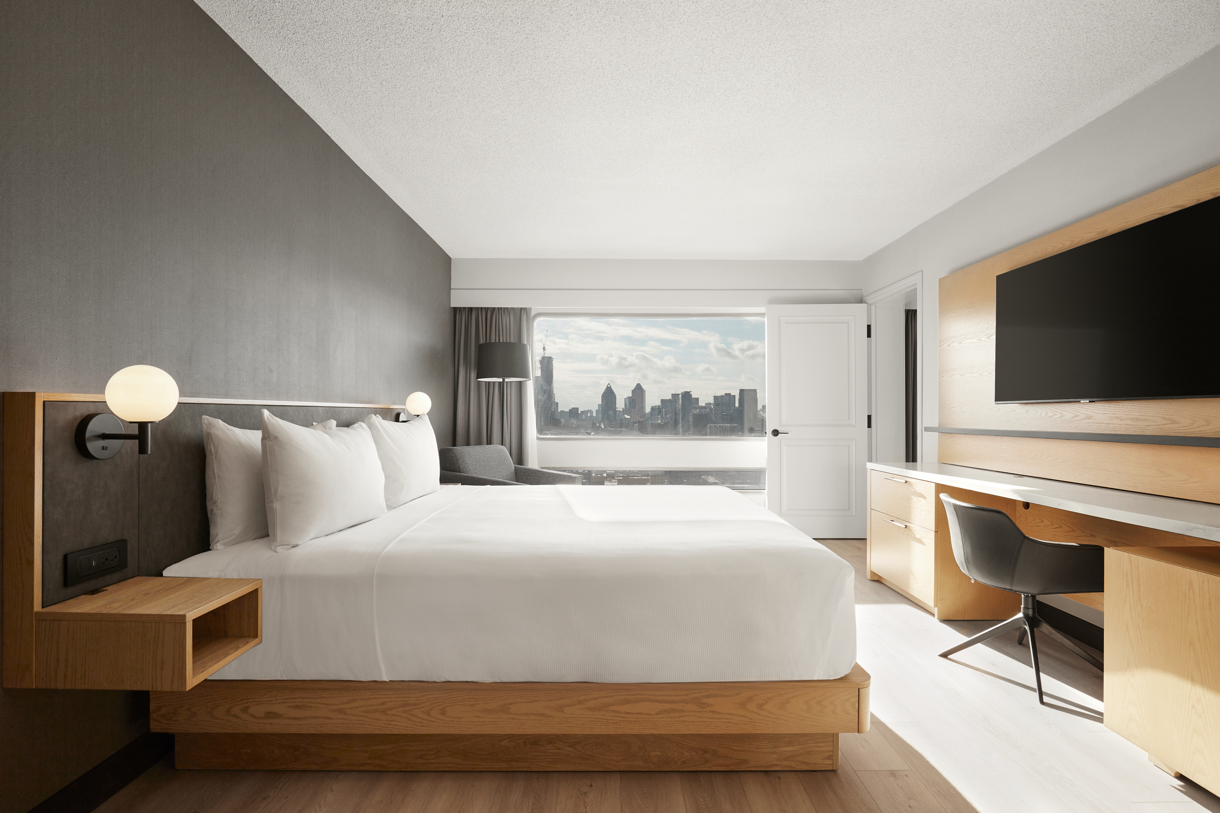 Suite King Size Bed