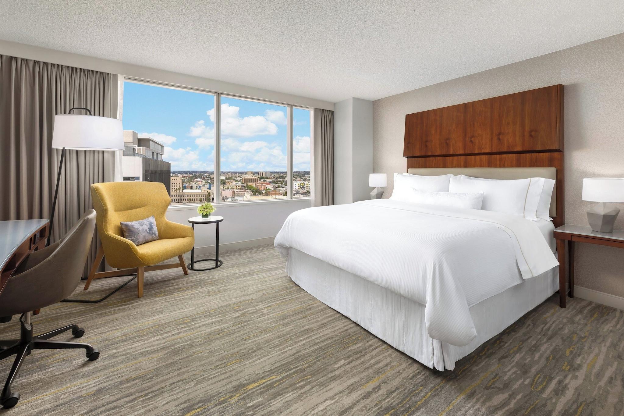 Double Deluxe King Bed