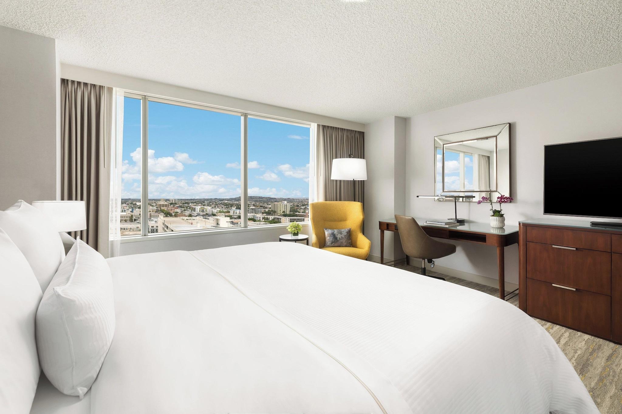 Double Deluxe King Bed