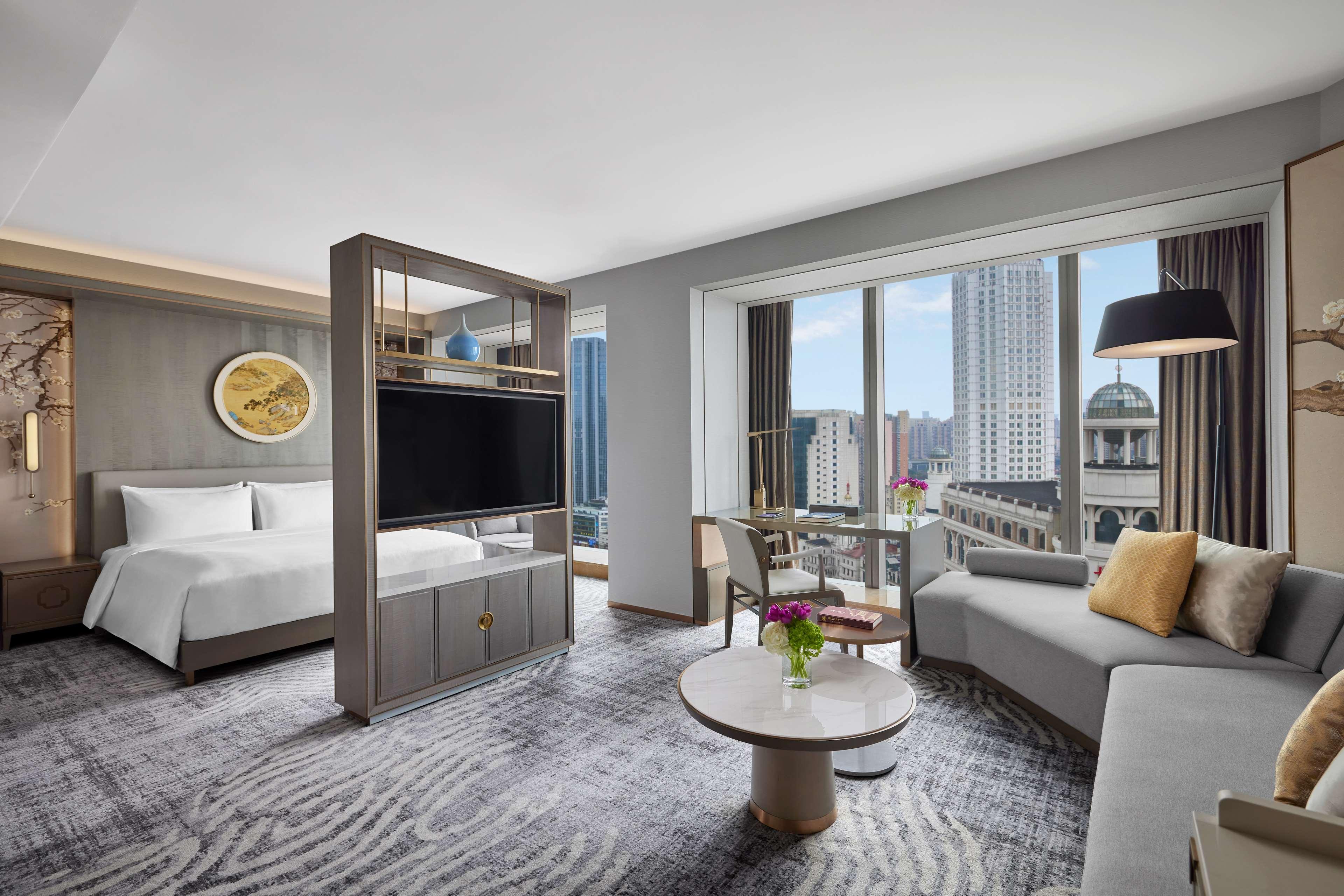 Double Accessible King Size Bed