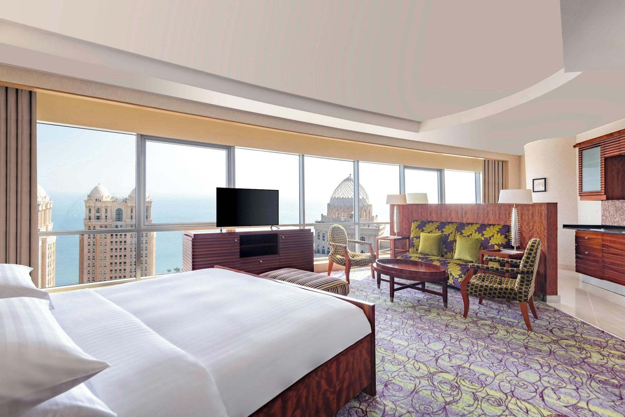 Junior Suite Sea View King Bed