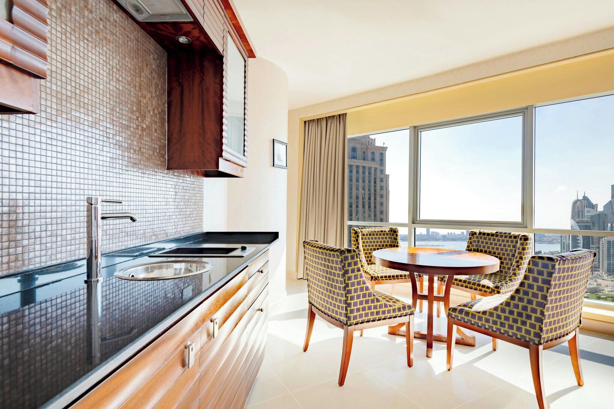 Junior Suite Sea View King Bed