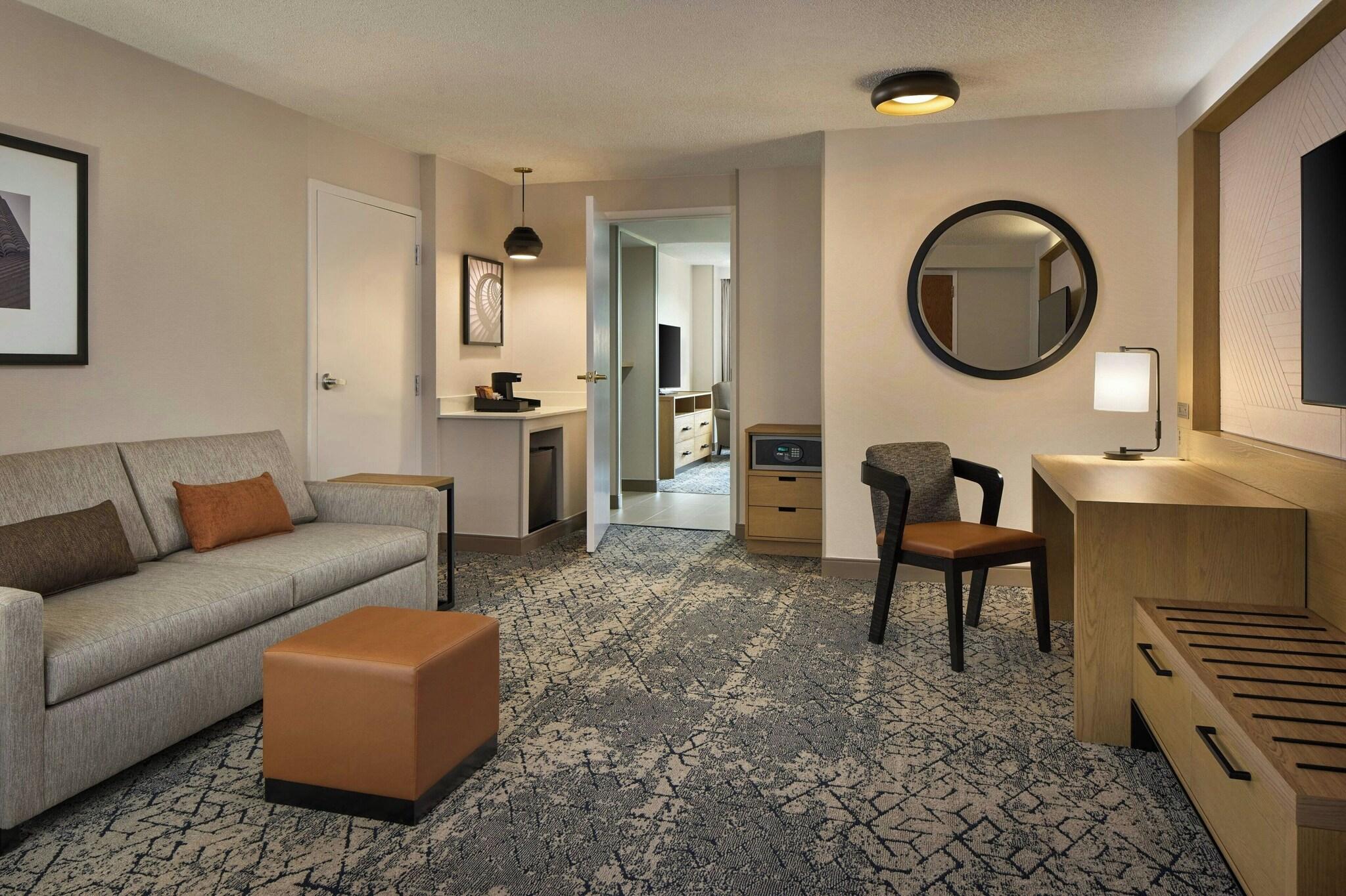 Suite King Size Bed