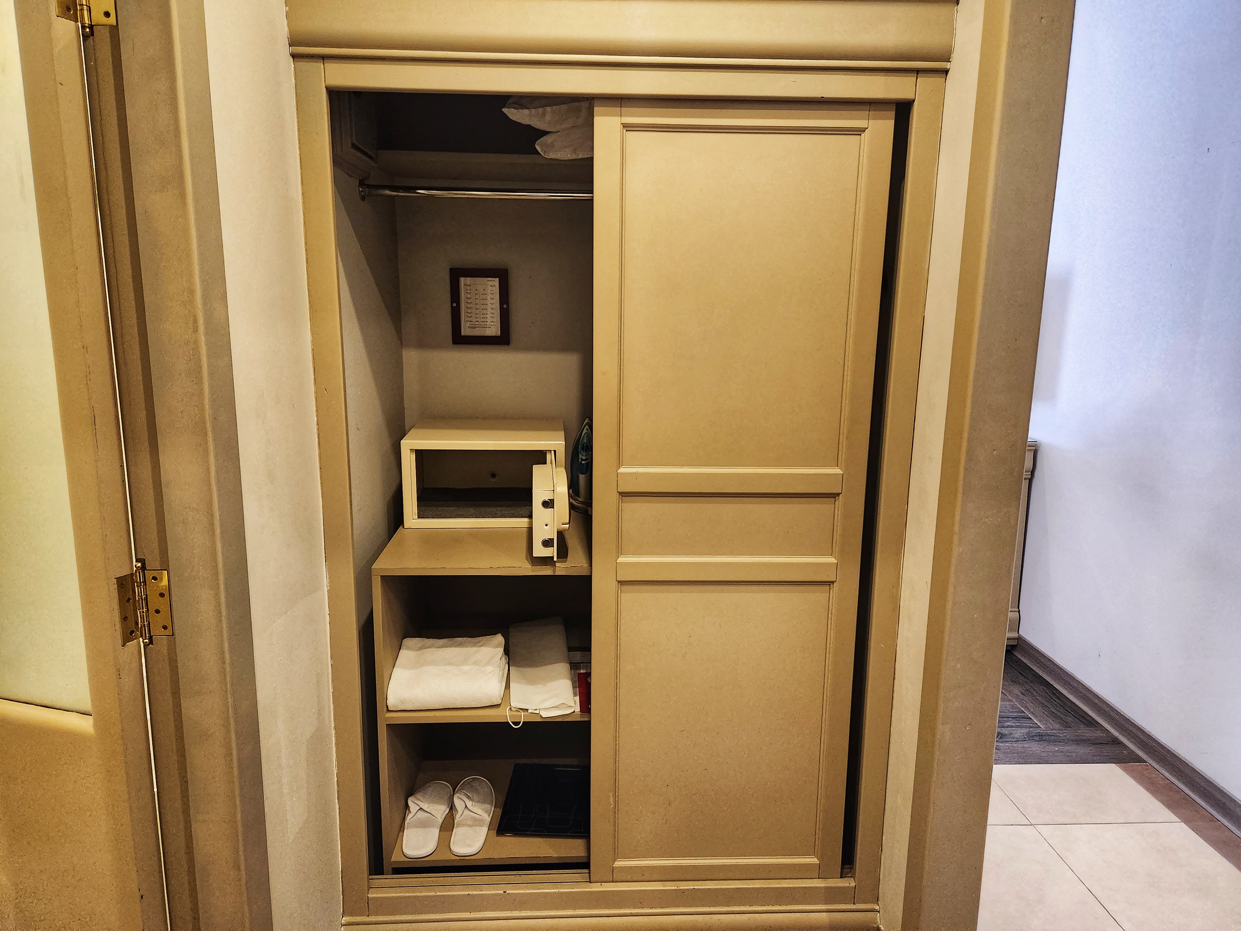 Room Deluxe King Bed