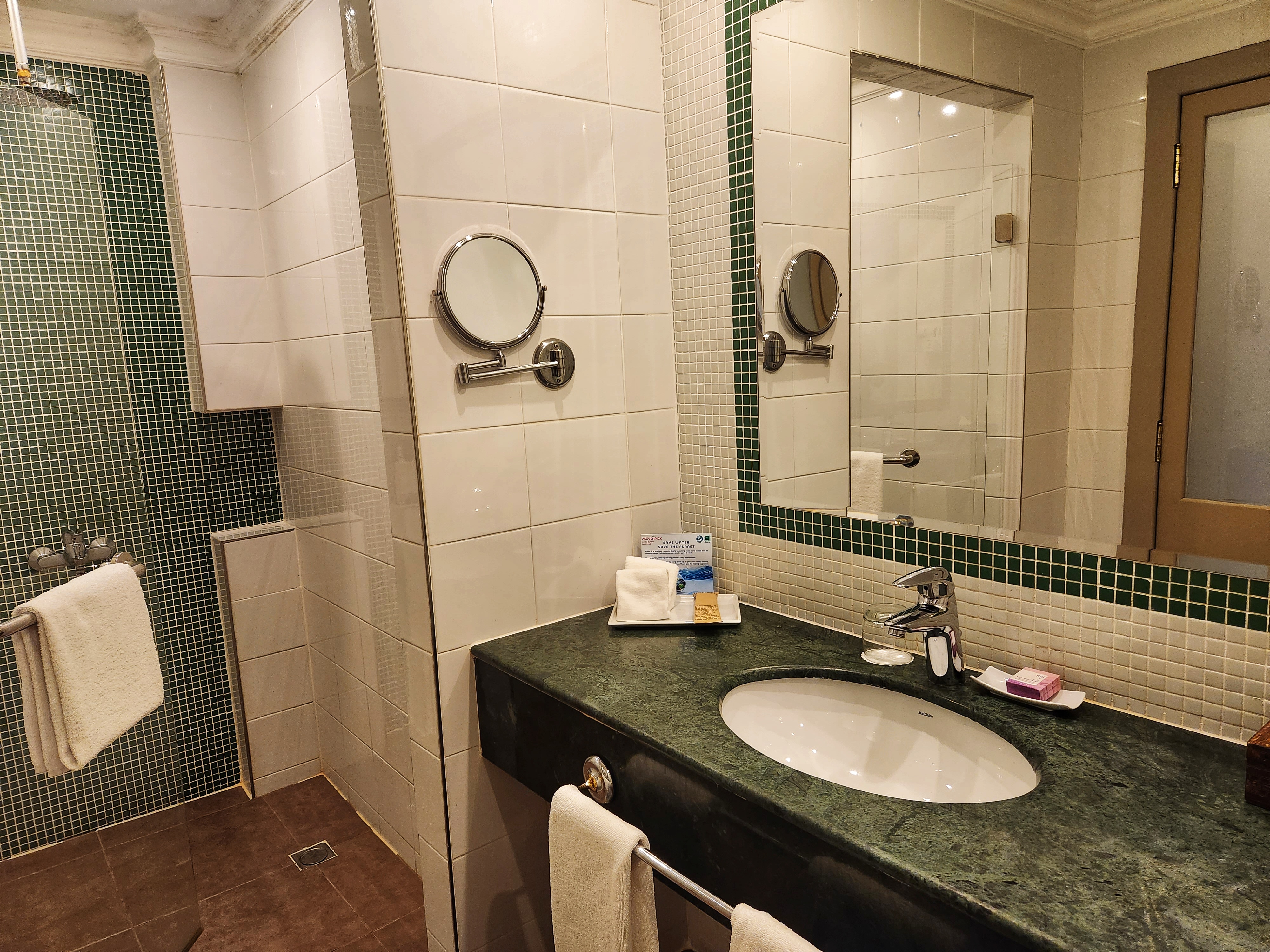 Room Deluxe King Bed