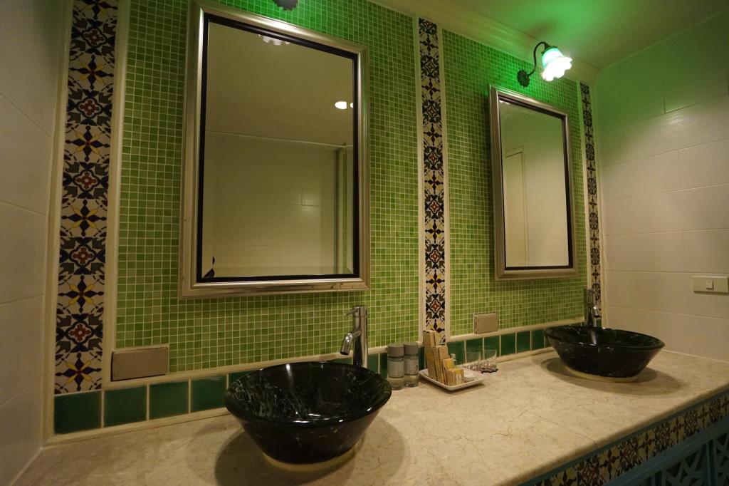 Double or Twin Deluxe