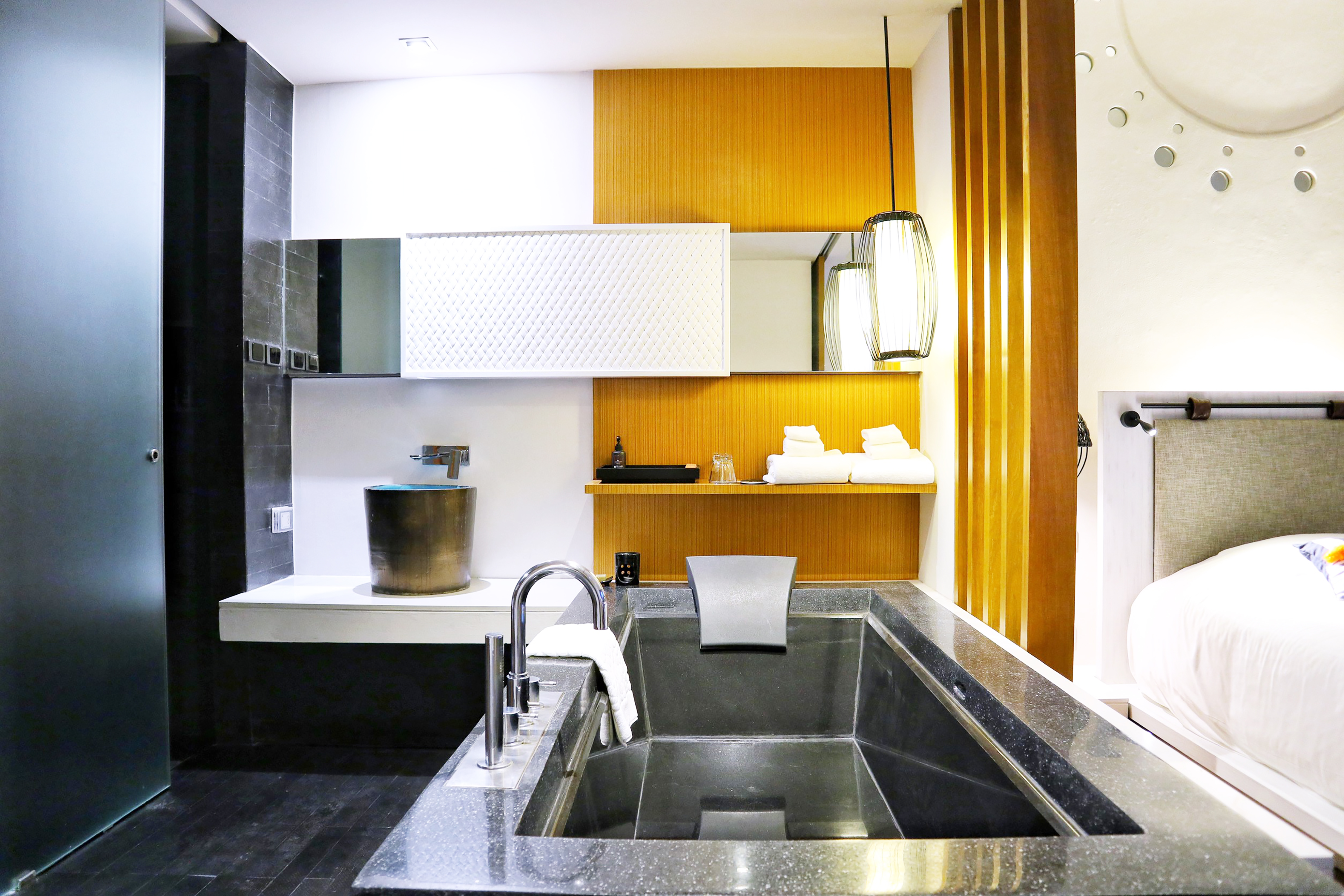 Twin Deluxe Mountain View