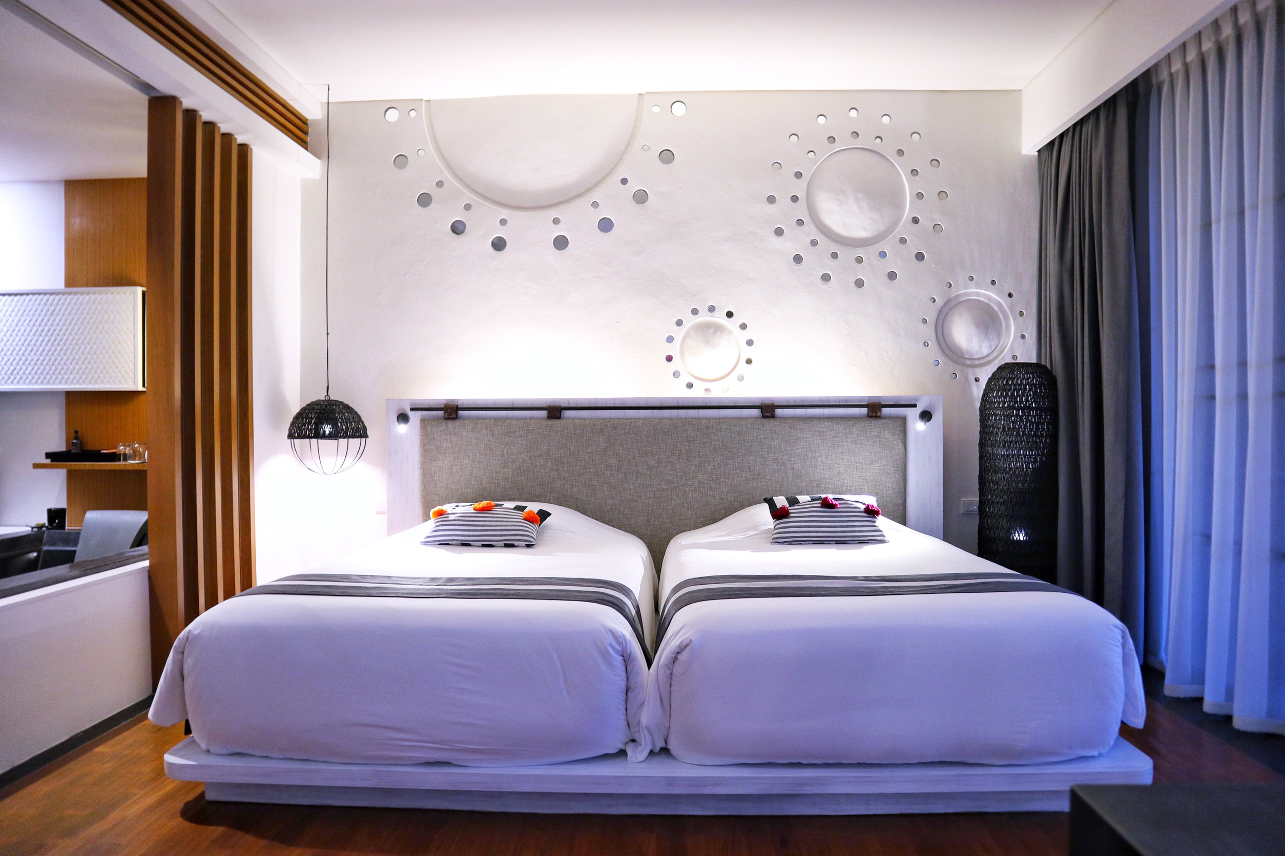 Twin Deluxe Mountain View