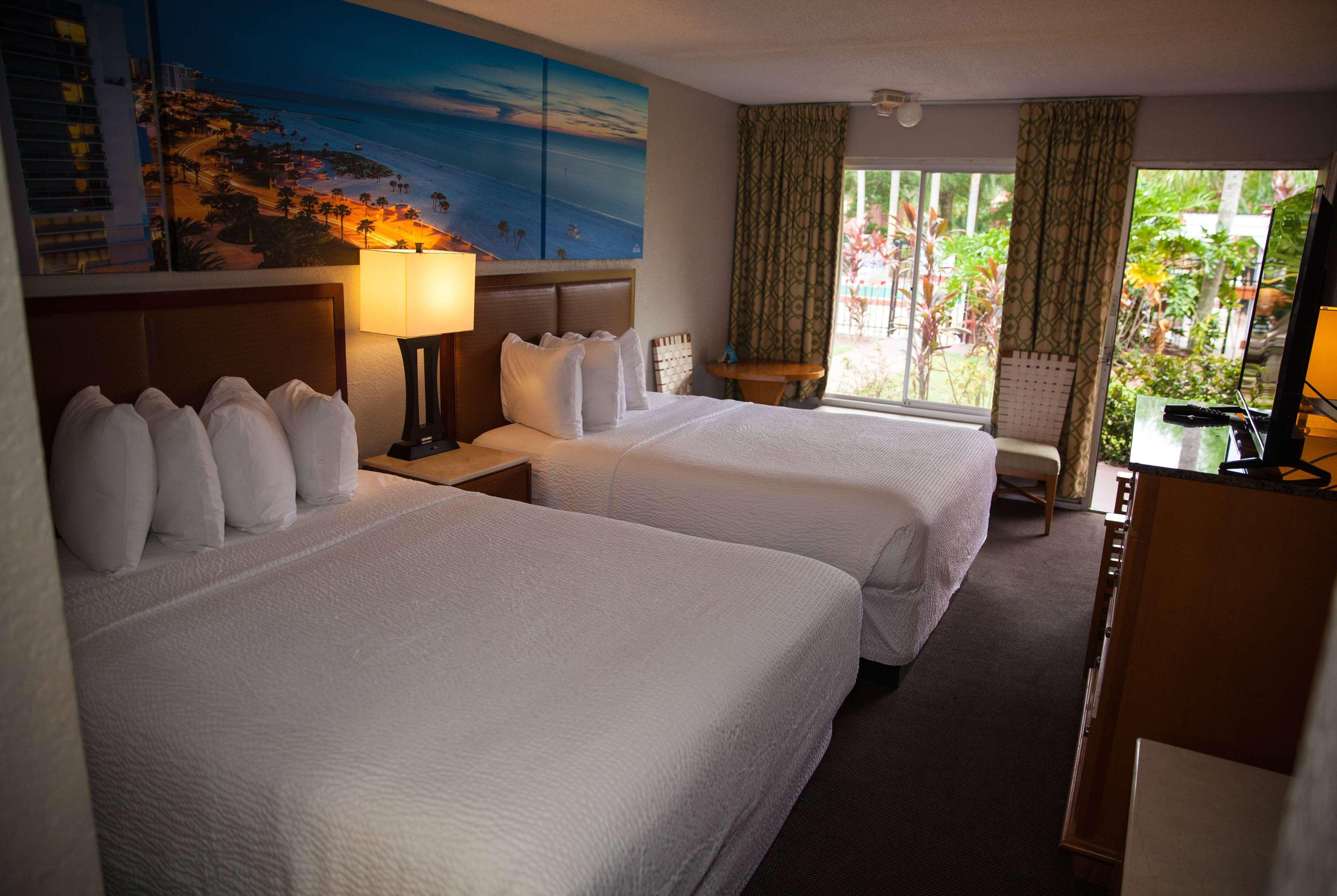 Quadruple Two Queen Beds Non Smoking