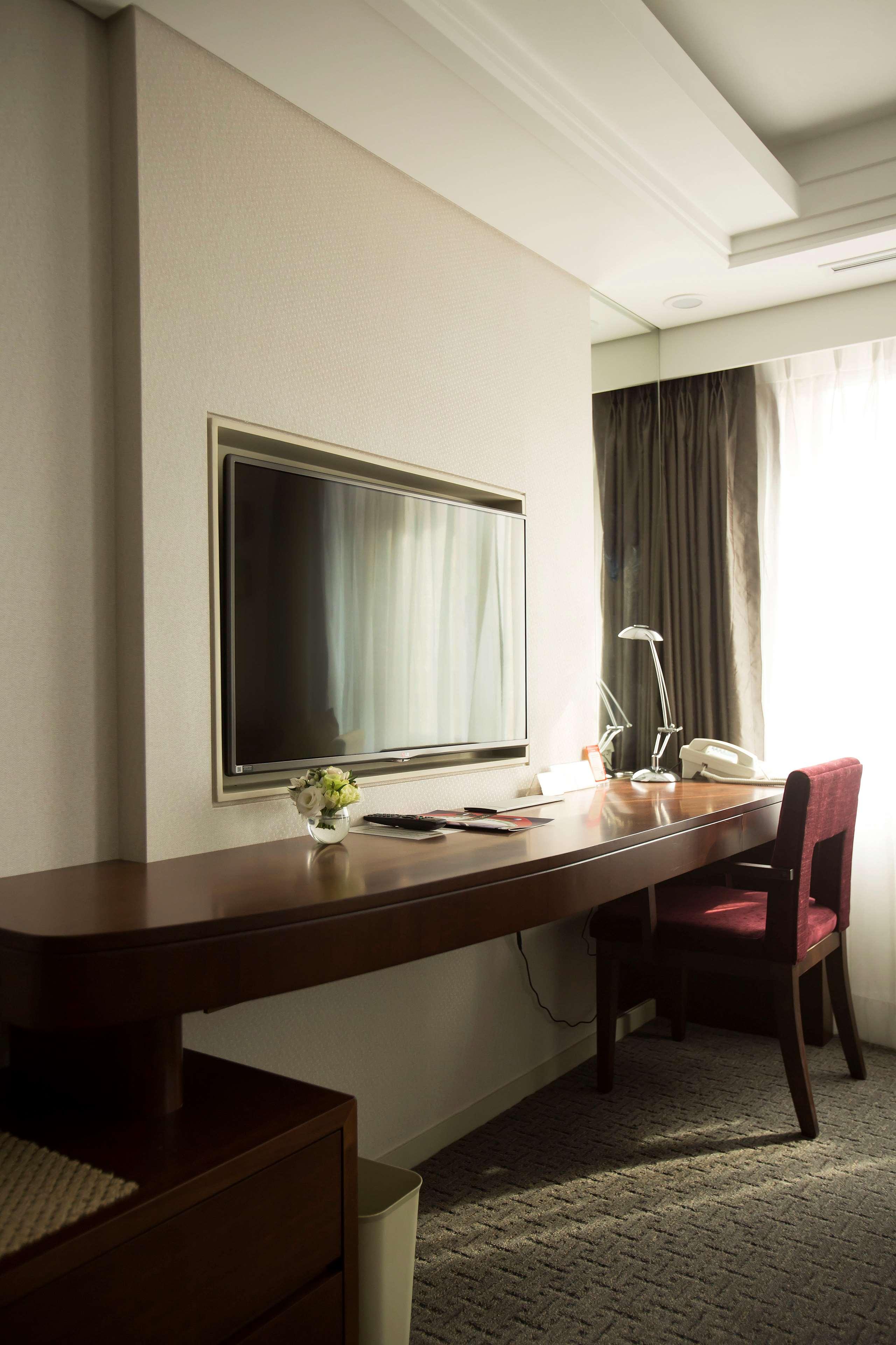 Room Deluxe King Bed