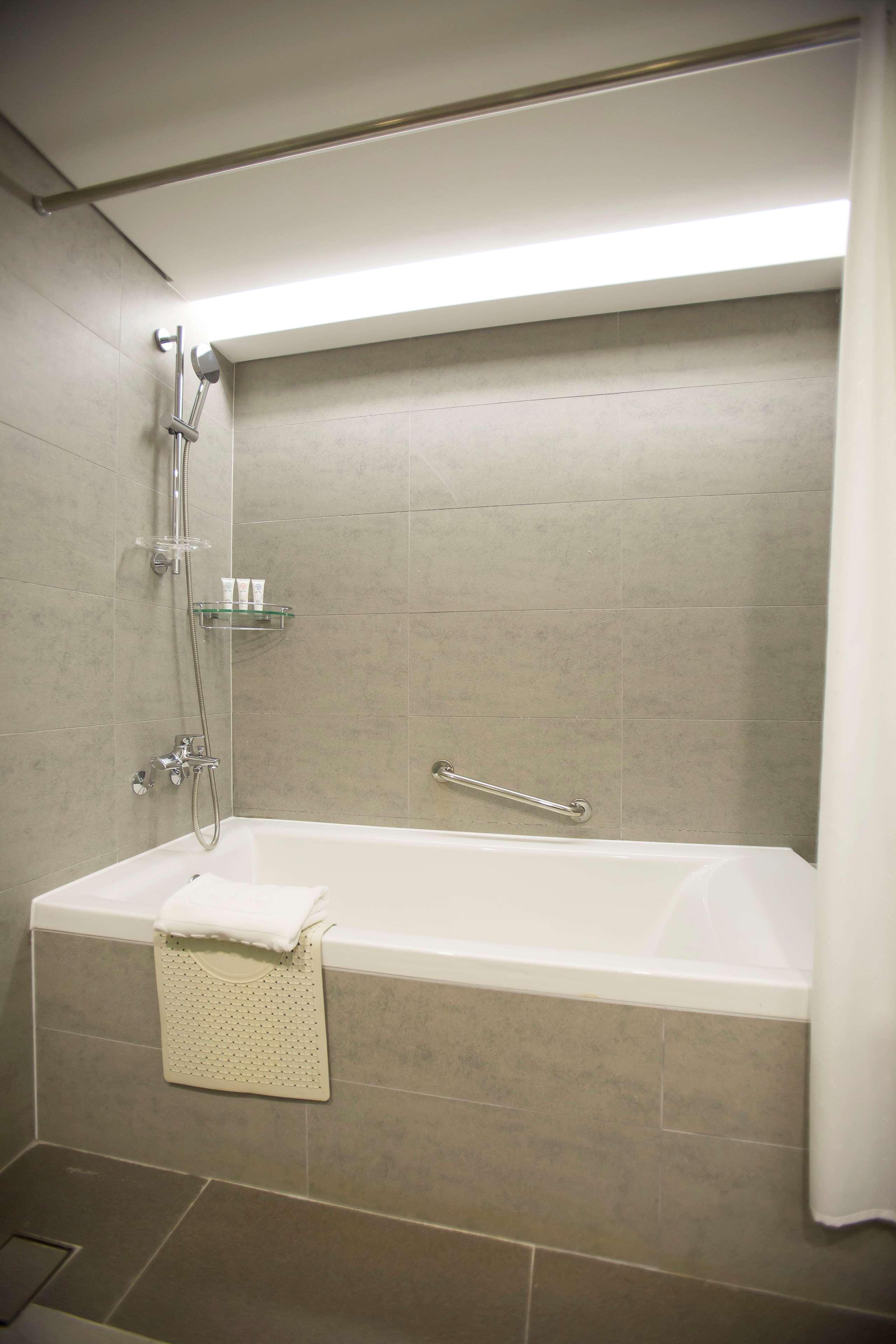 Room Deluxe King Bed