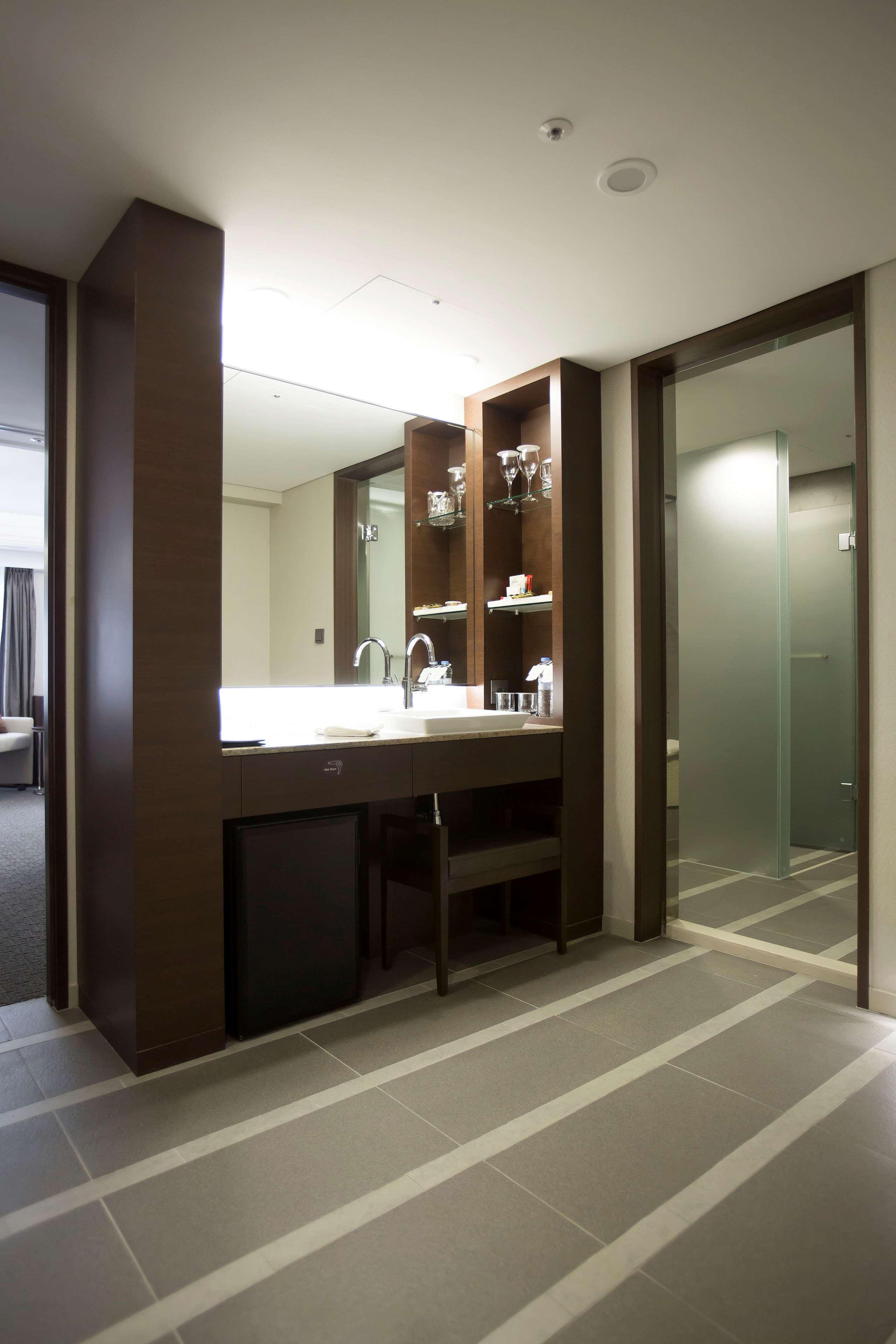 Room Deluxe King Bed