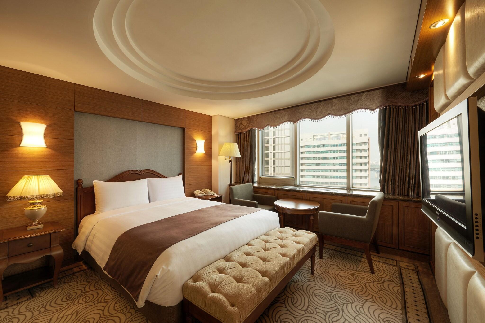 Suite Queen Size Bed