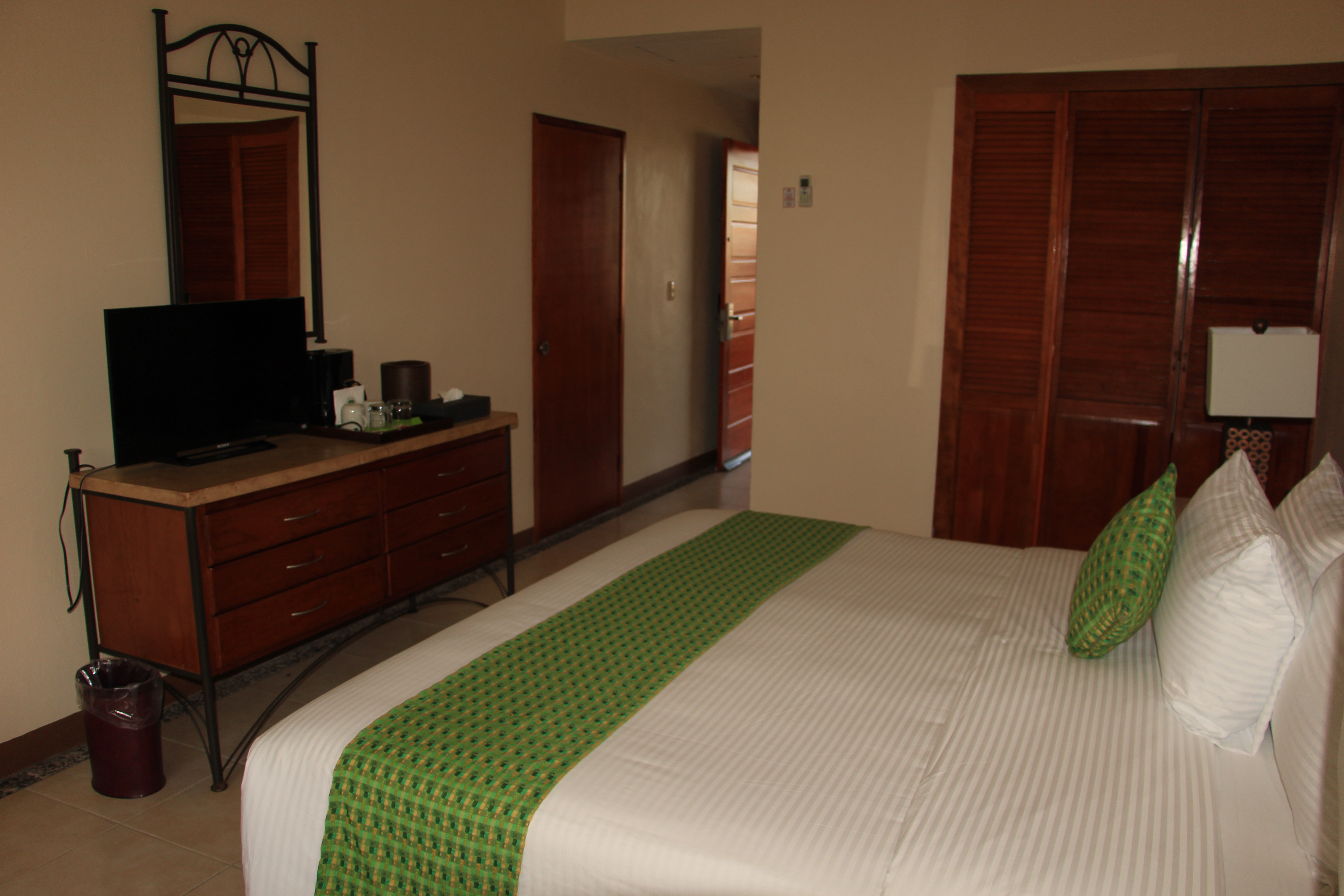 Double Deluxe King Bed