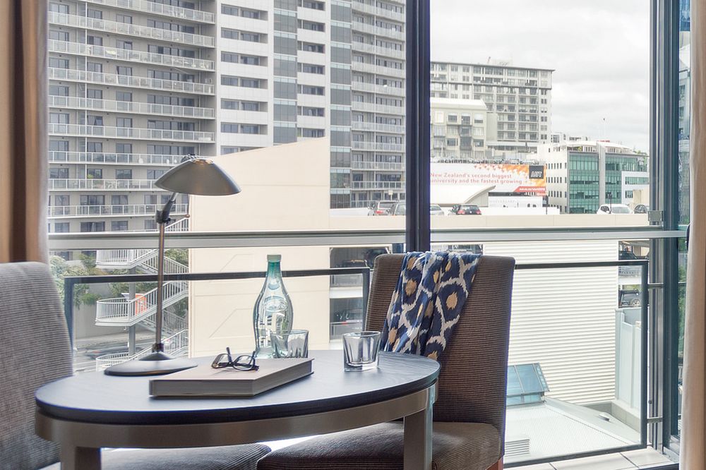 Studio City View Queen Bed