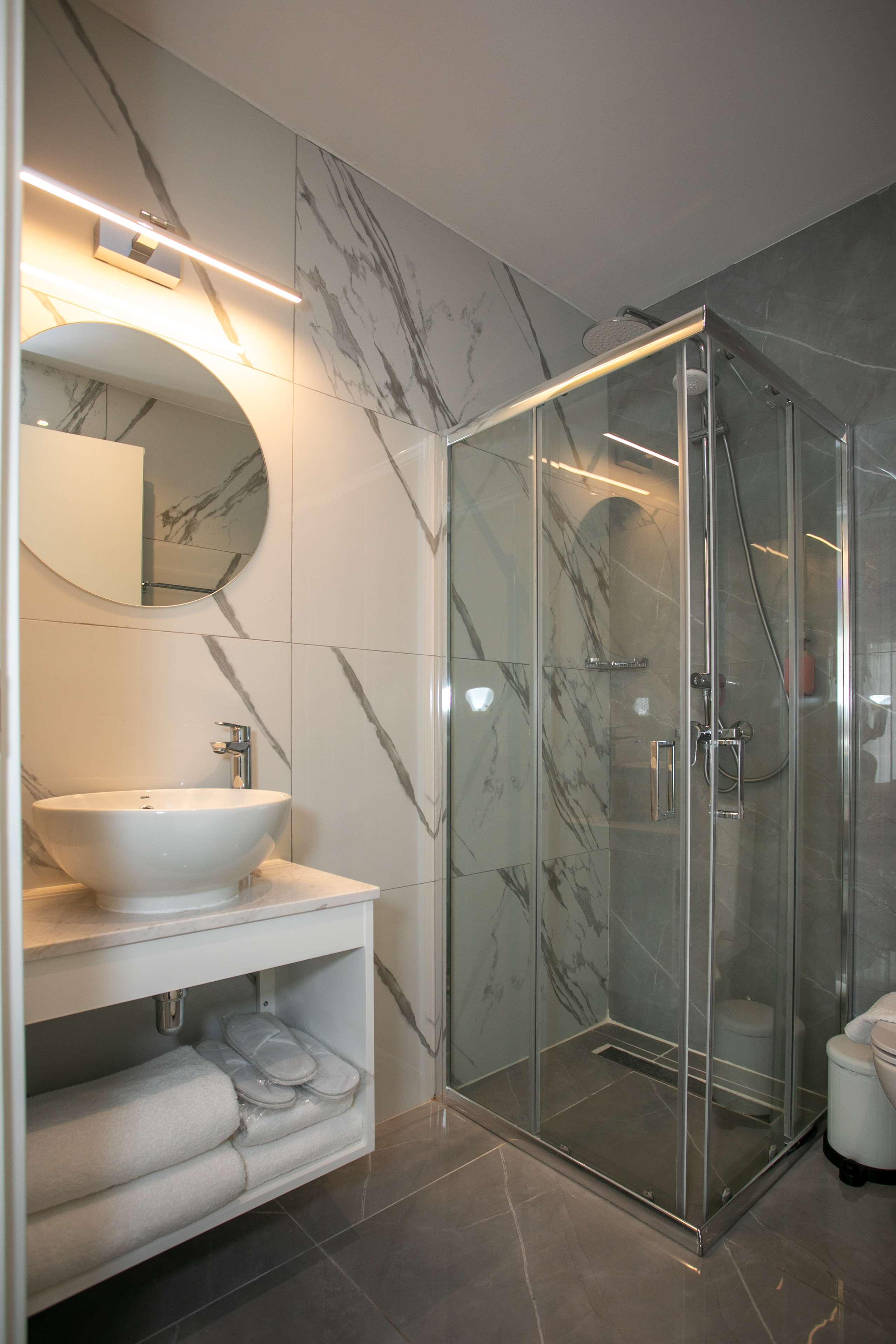 Suite Queen Size Bed