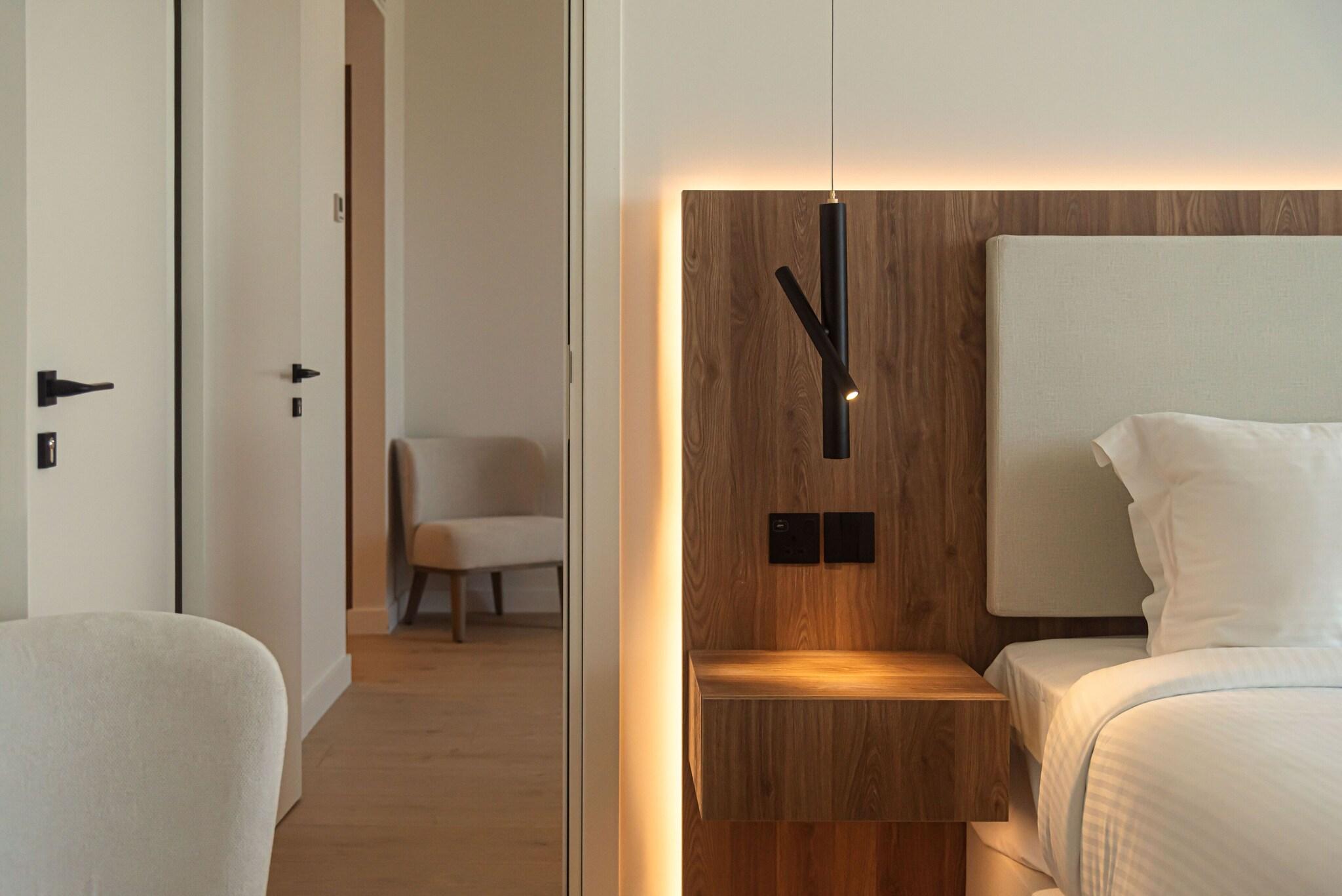 Family Room City View King Bed