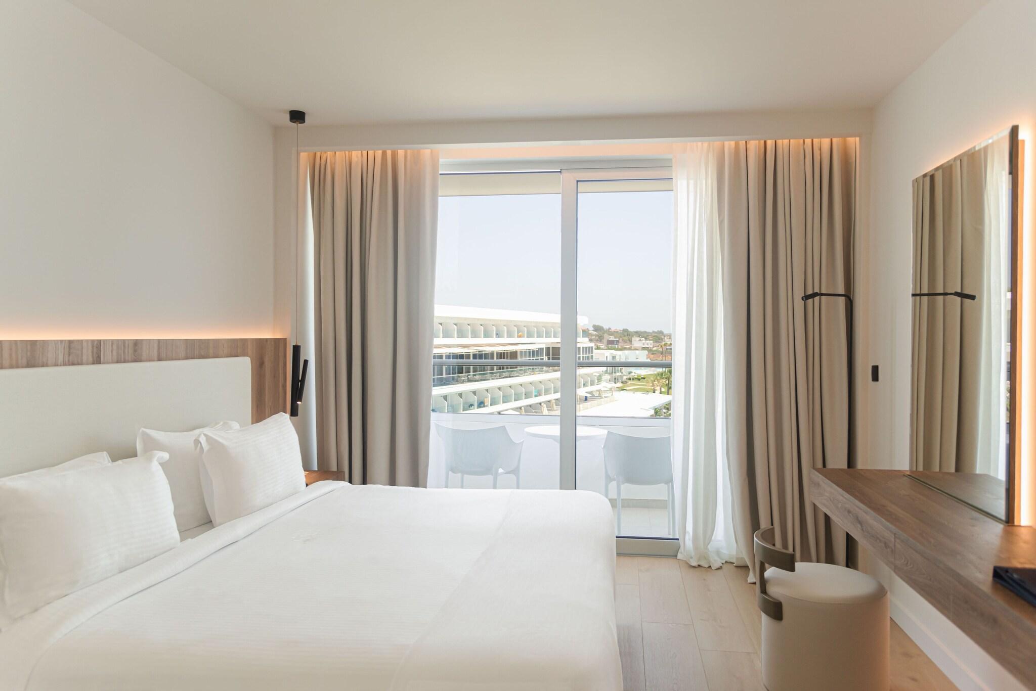 Family Room City View King Bed