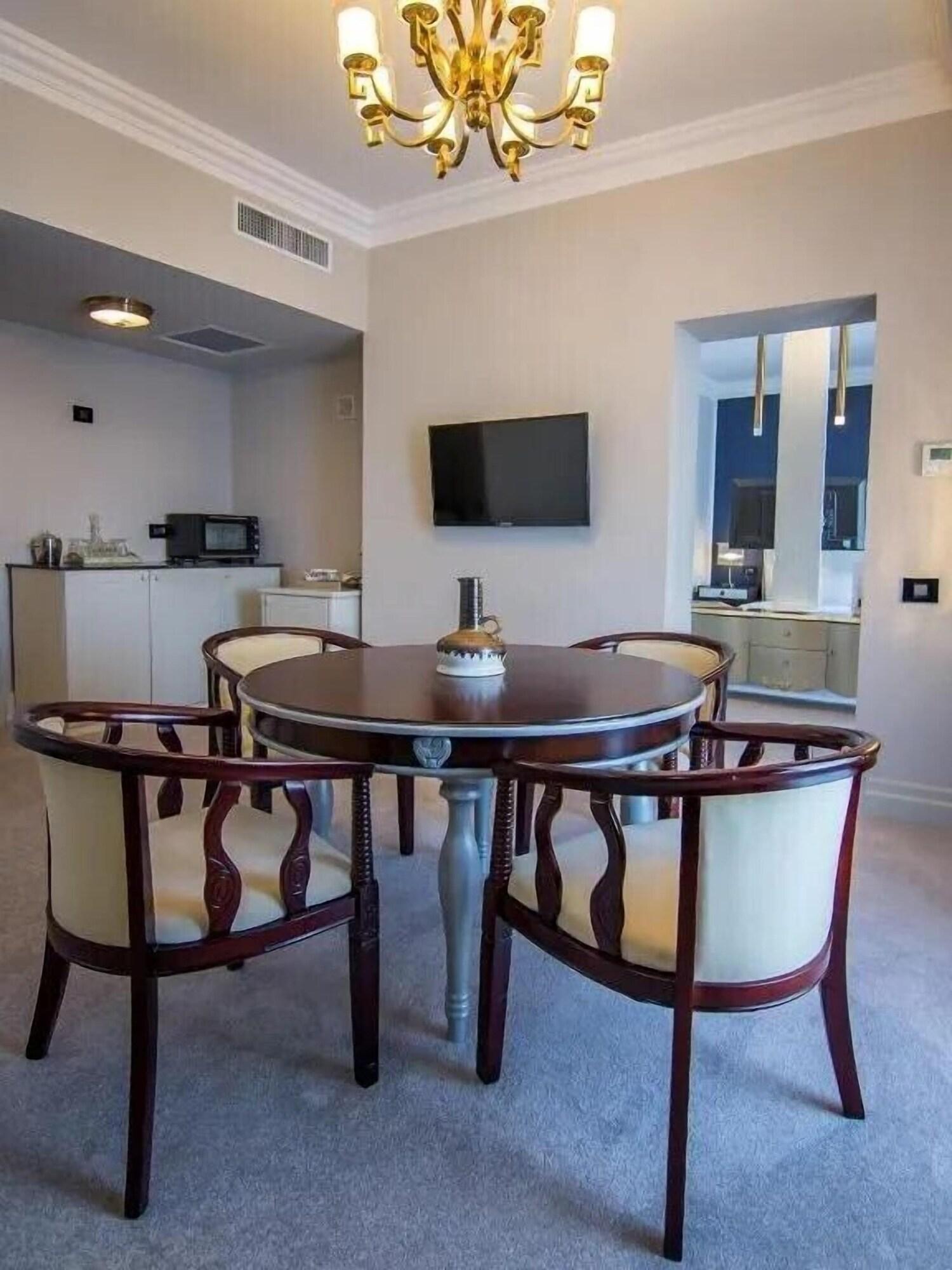 Apartment Presidential with Views