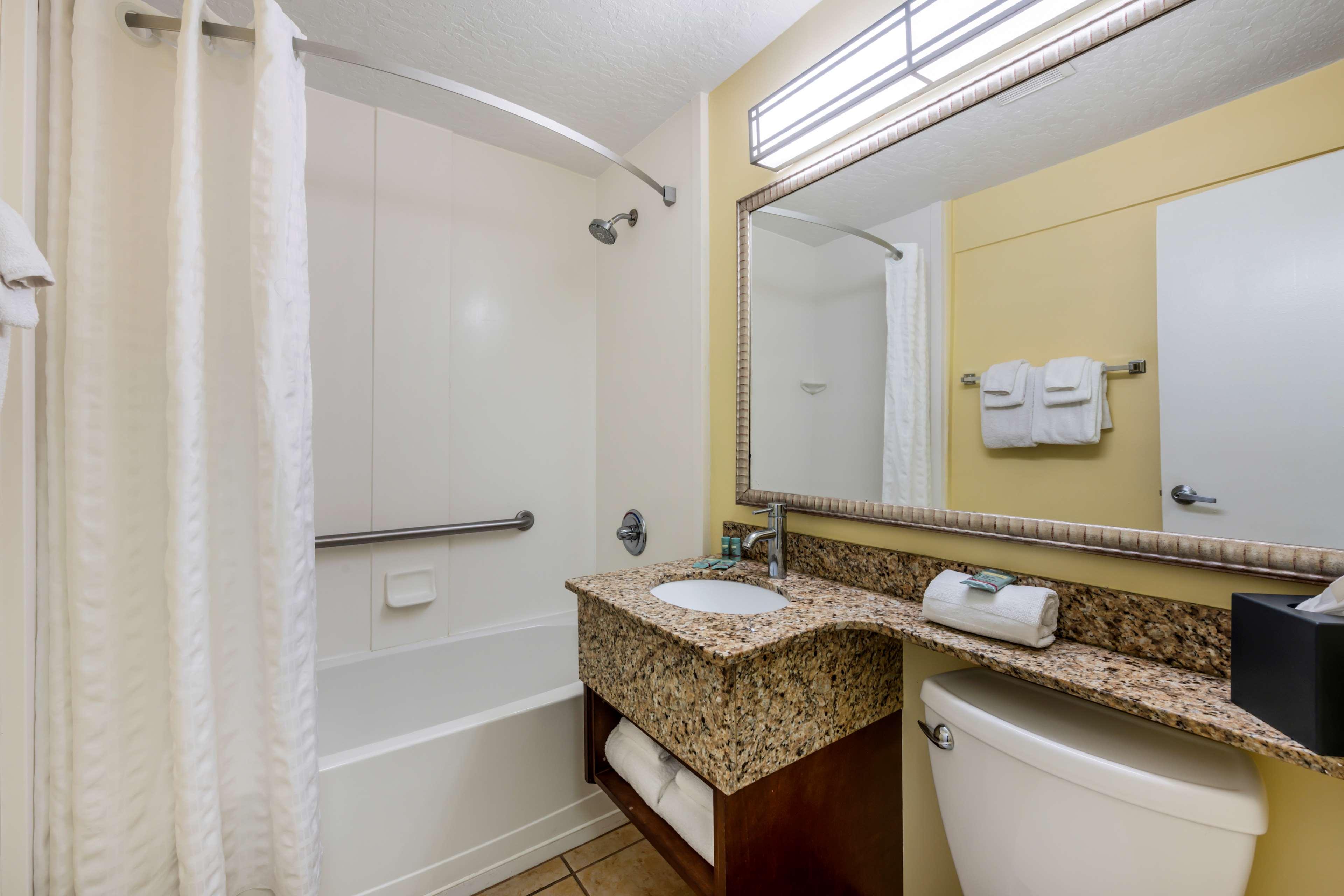 Room King Bed Non Smoking