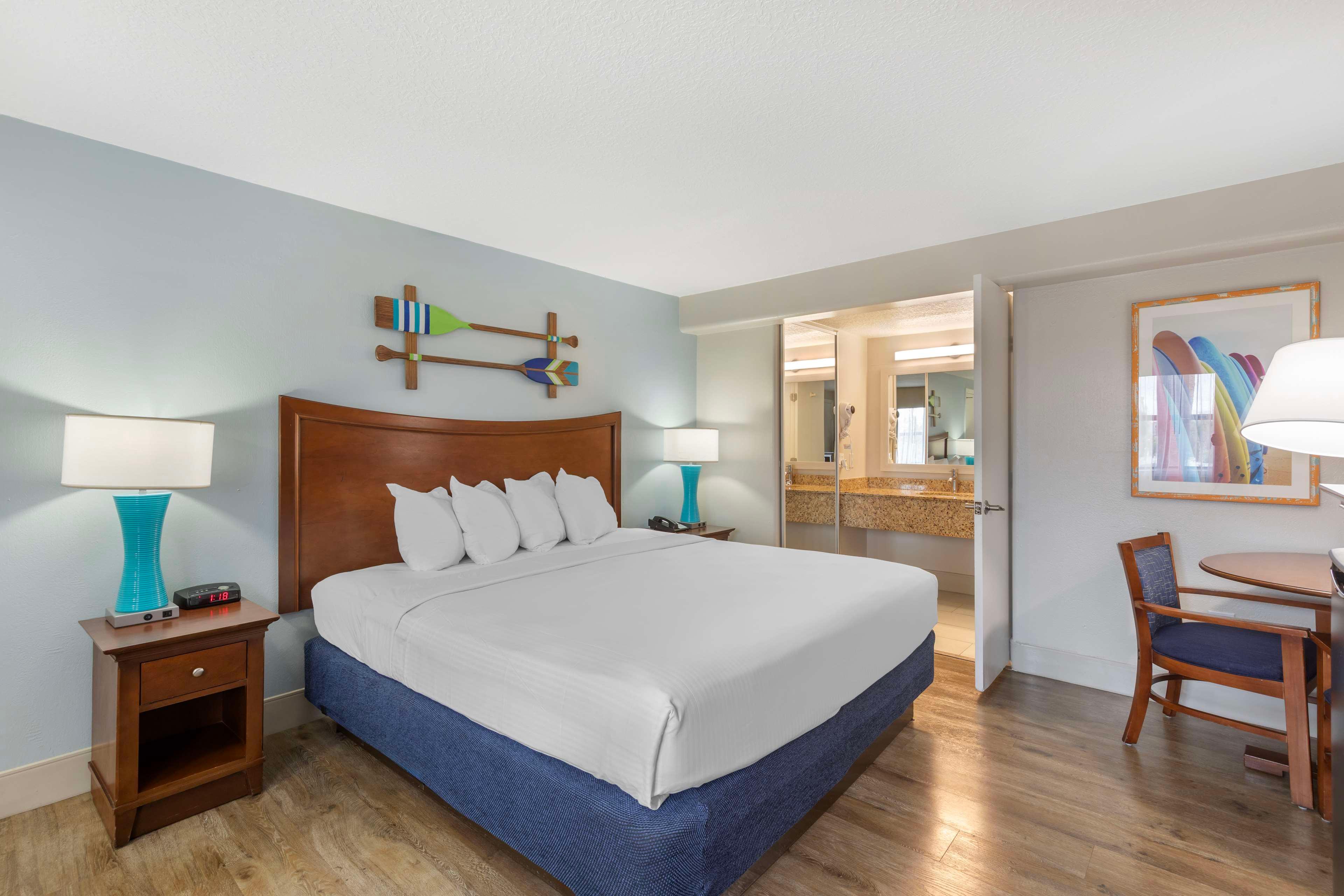 Room King Bed Non Smoking