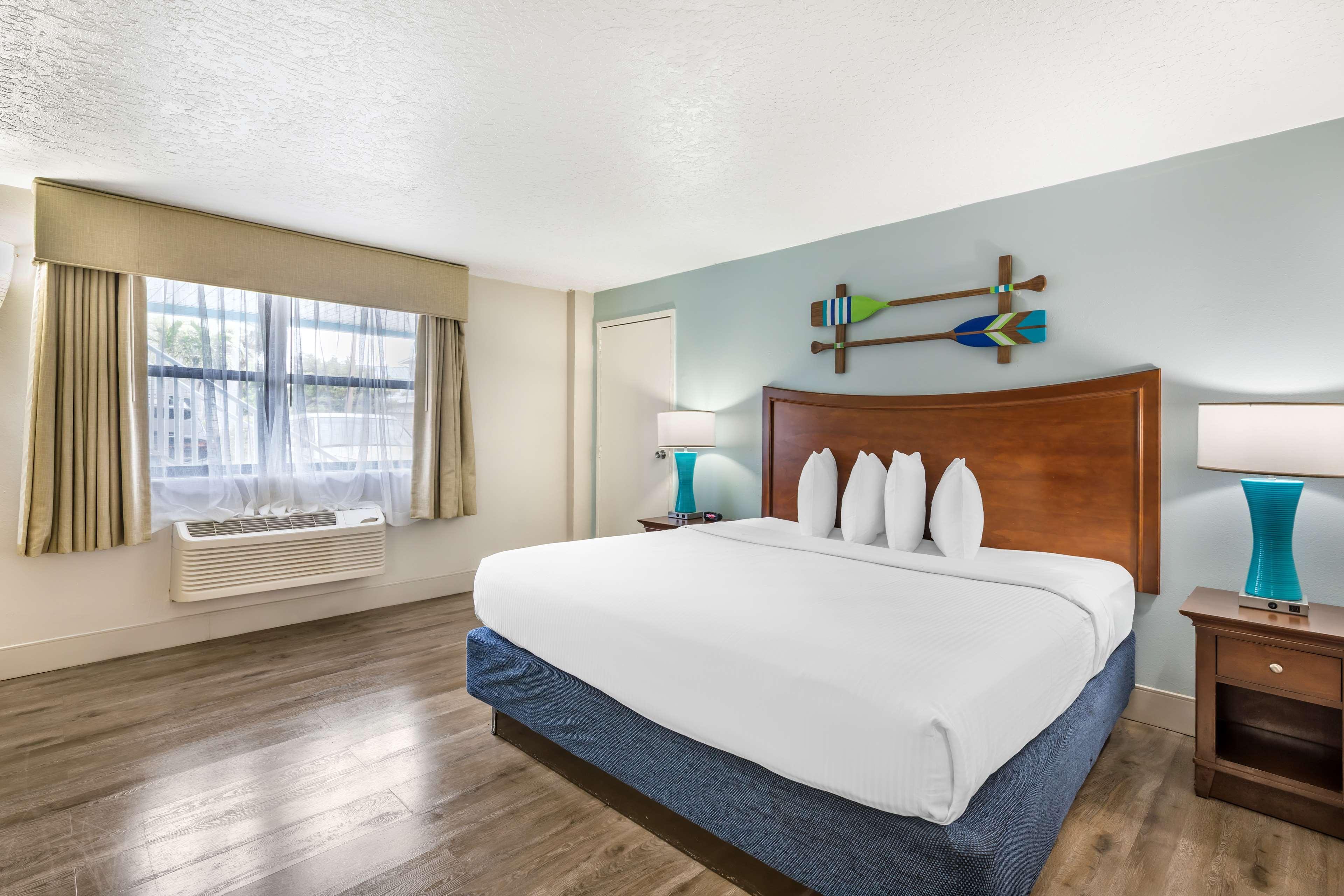 Room King Bed Non Smoking