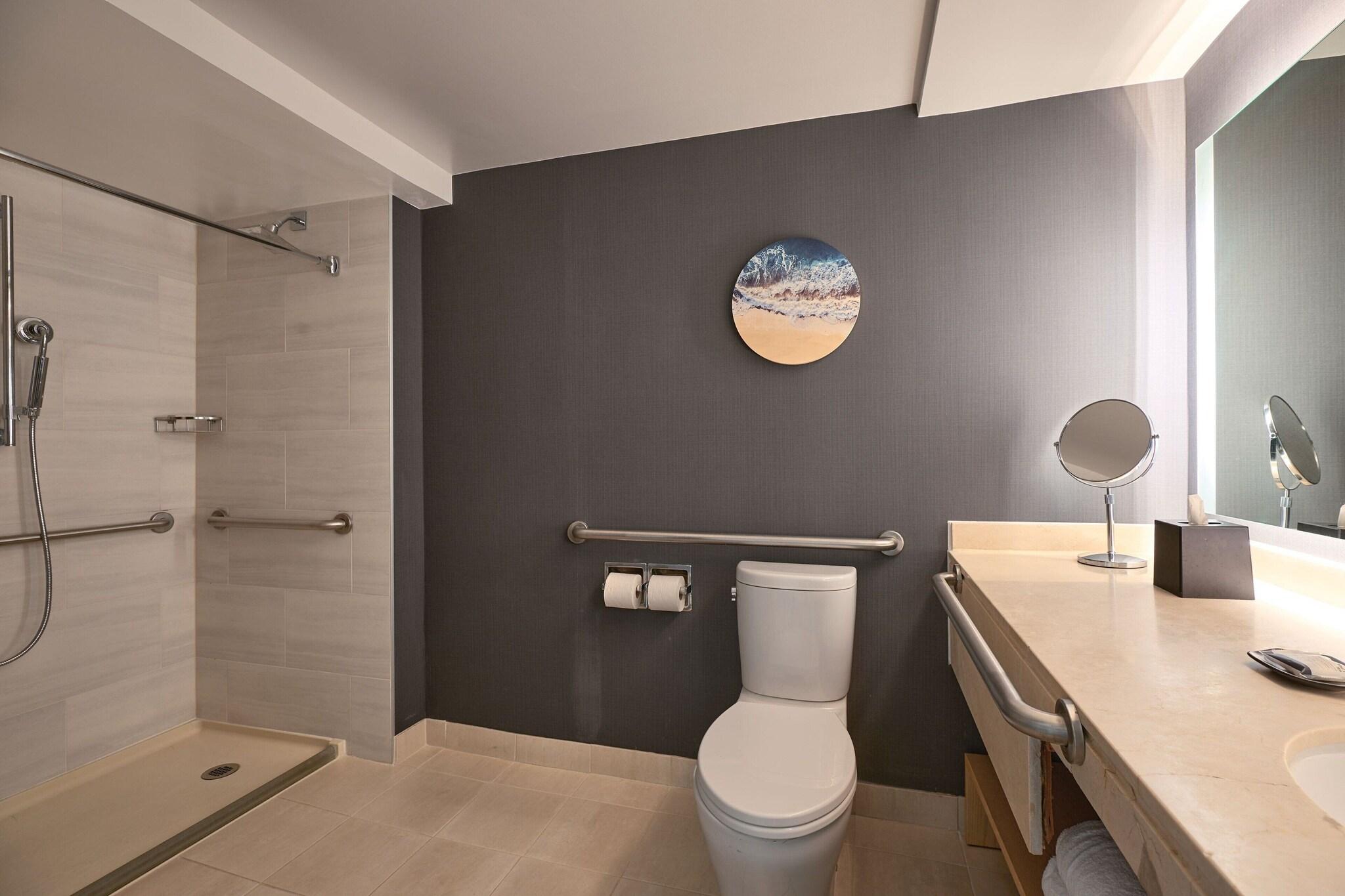 Double Deluxe Two Queen Beds