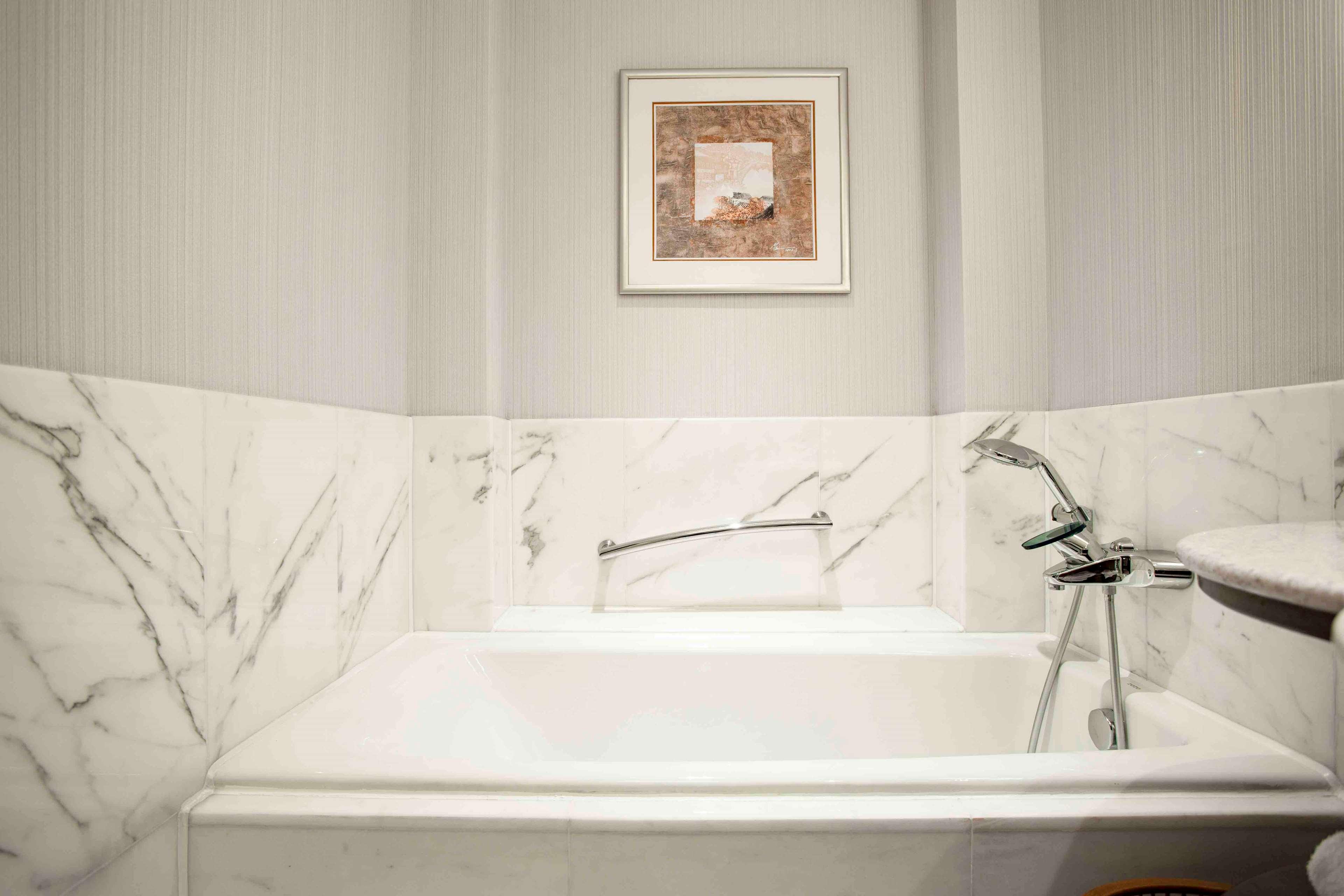 Double Deluxe King Bed