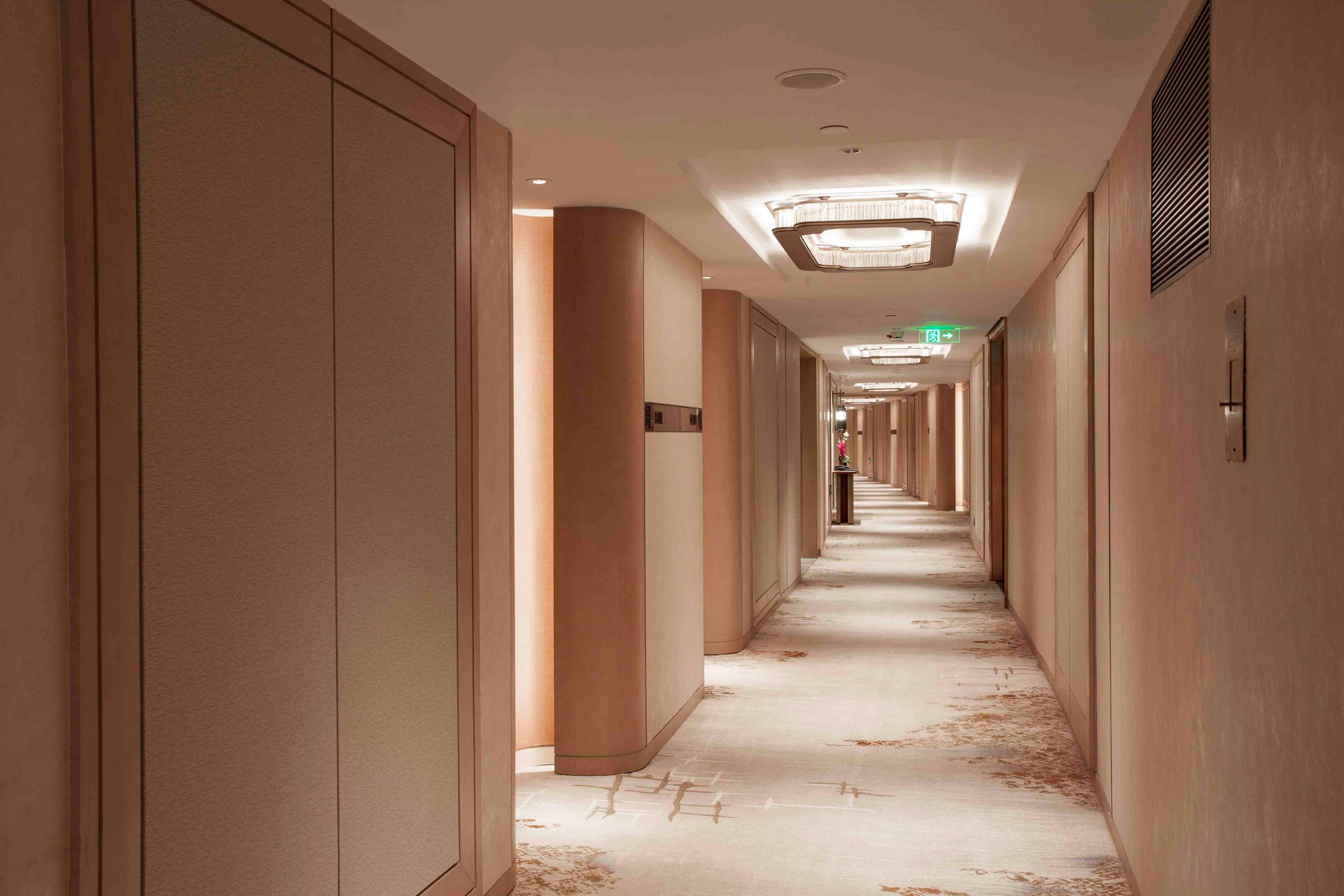 Room Deluxe King Bed